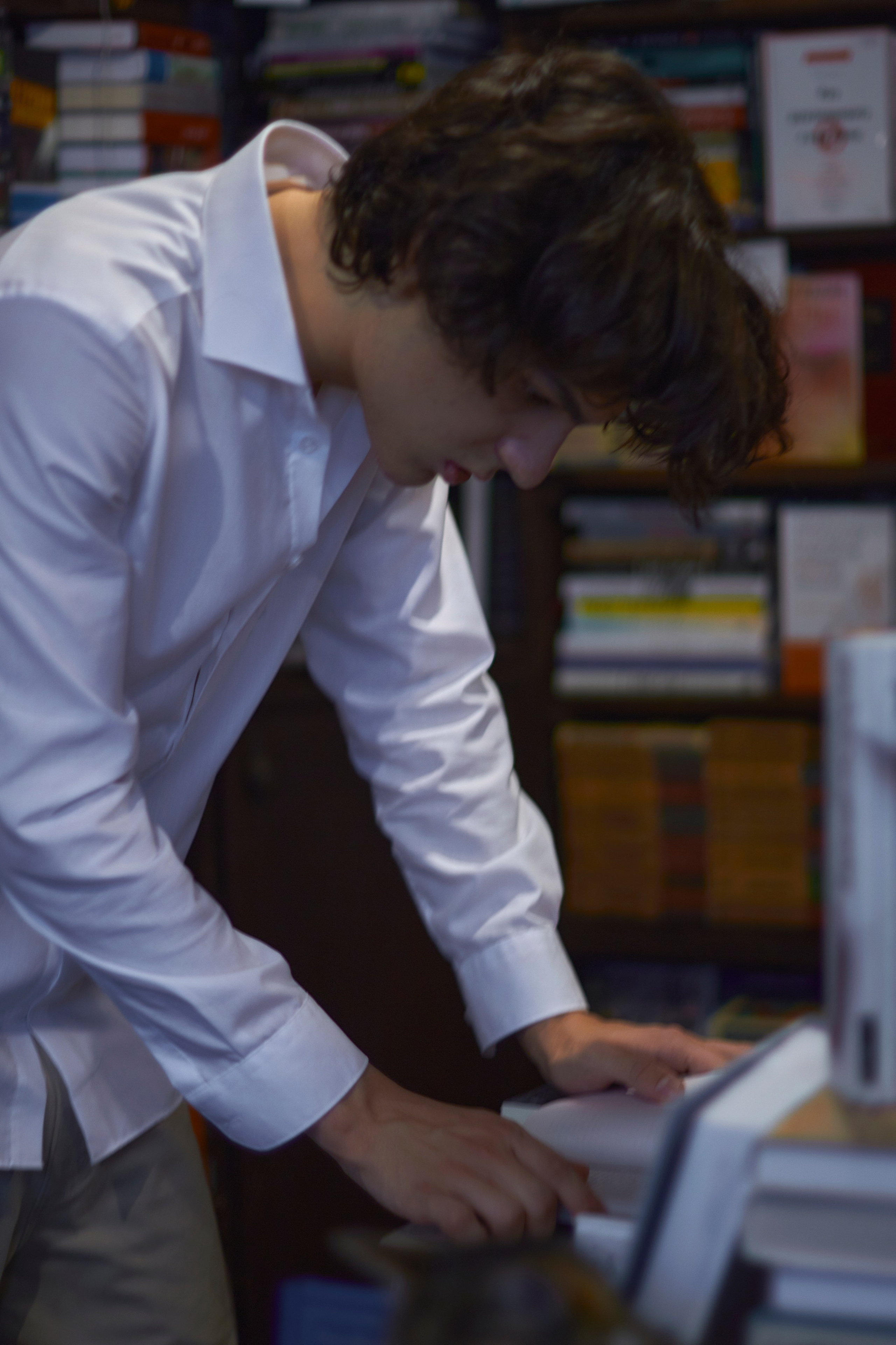 Мужская фотосессия в библиотеке. Семейный и свадебный фотограф в Краснодаре Михеева Светлана