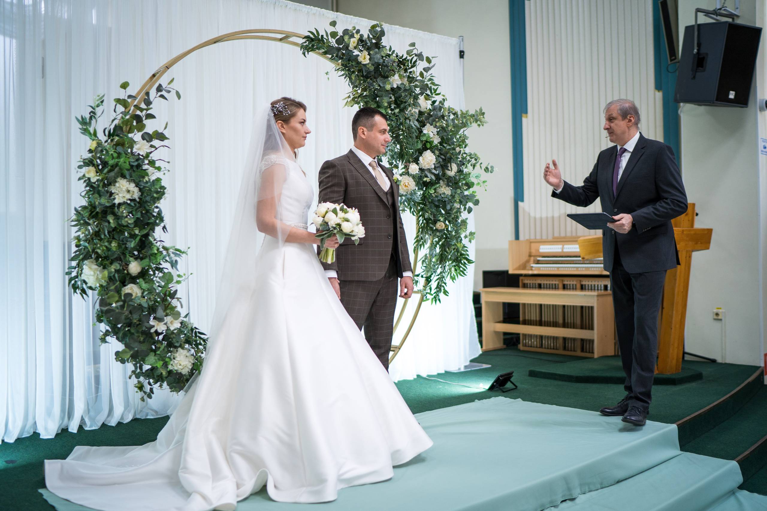 Фотосъемка венчания в Москве. Каталожная и промышленная съемка в Москве Александр Плонский