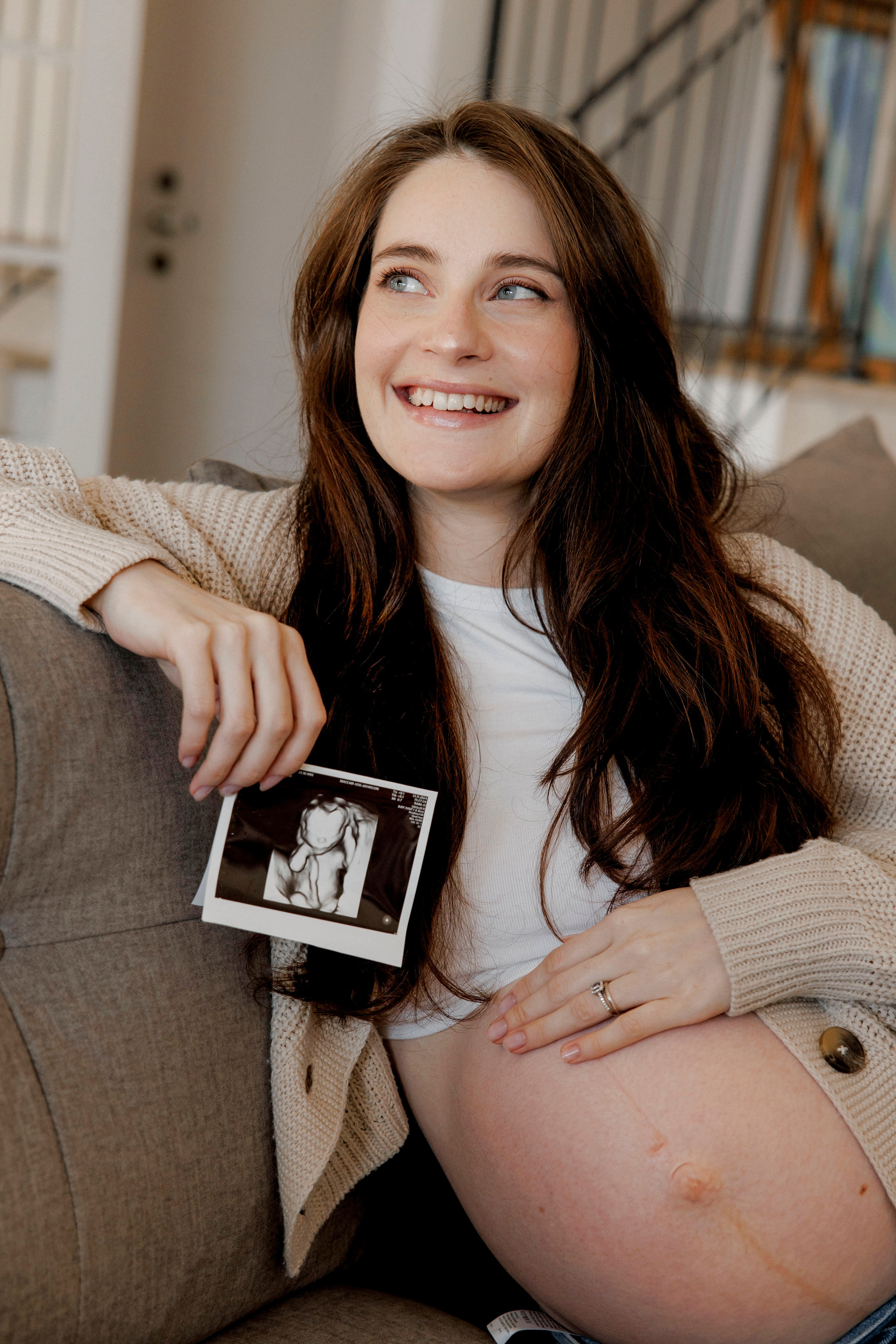 Pregnancy photoshoot (home/park/beach). Главная