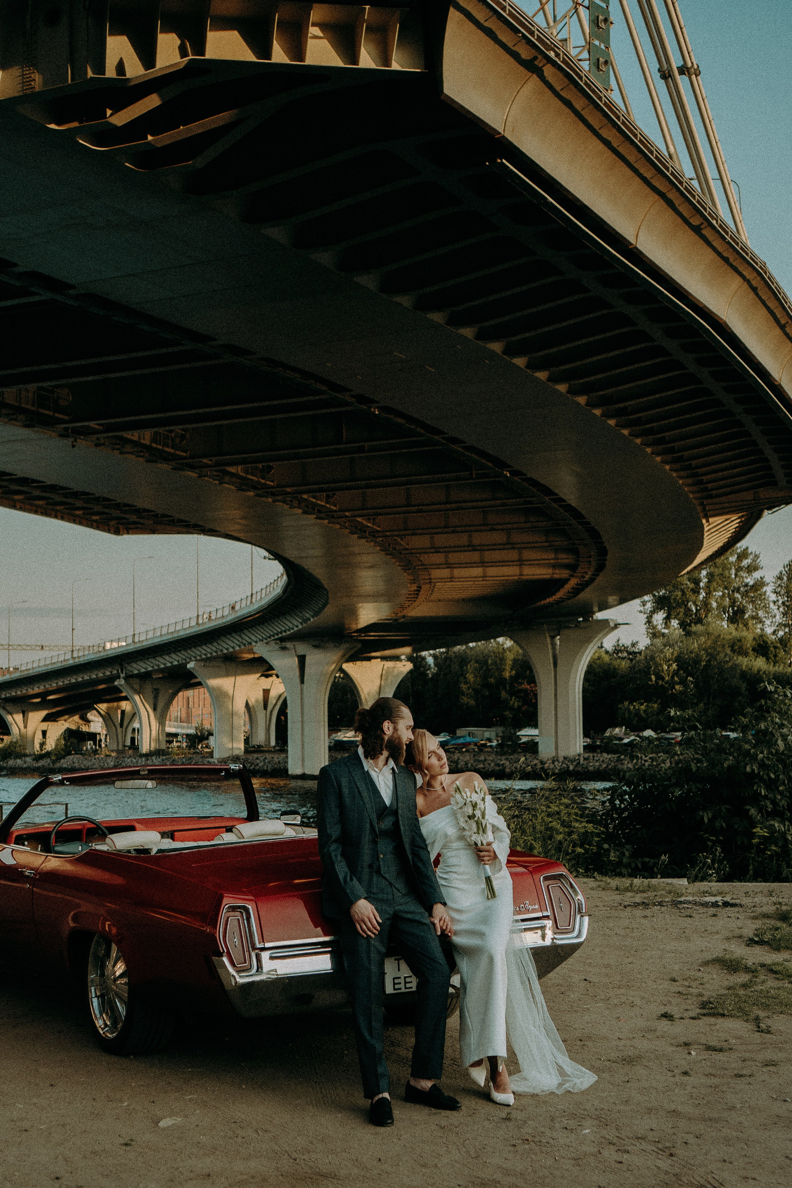 СВАДЕБНАЯ СЬЕМКА ВОЗЛЕ МСОТА БЕТАНКУРА НА КАБРИОЛЕТЕ. Профессиональный фотограф, Санкт-Петербург — Виктория Богомолова