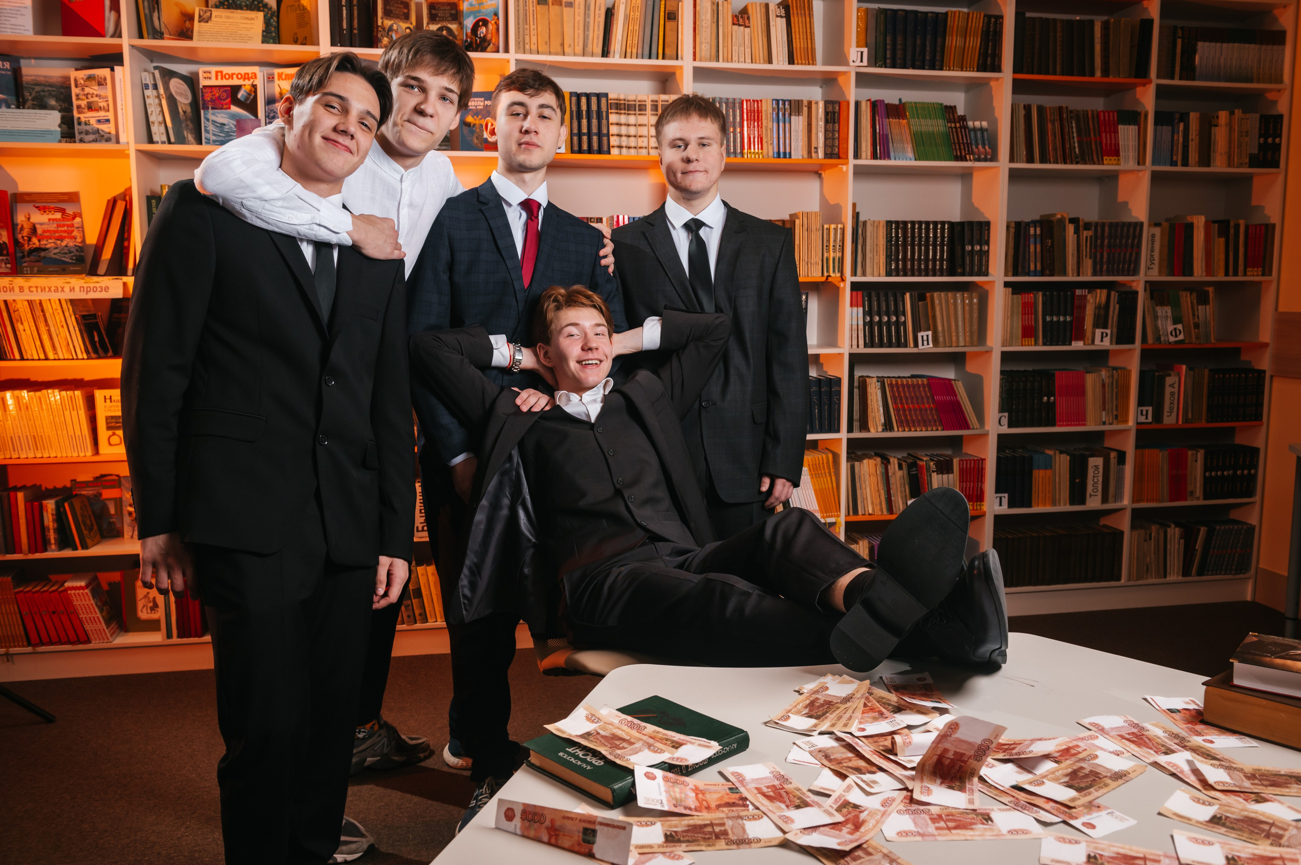 Старшие классы. Современные выпускные альбомы в Новосибирске