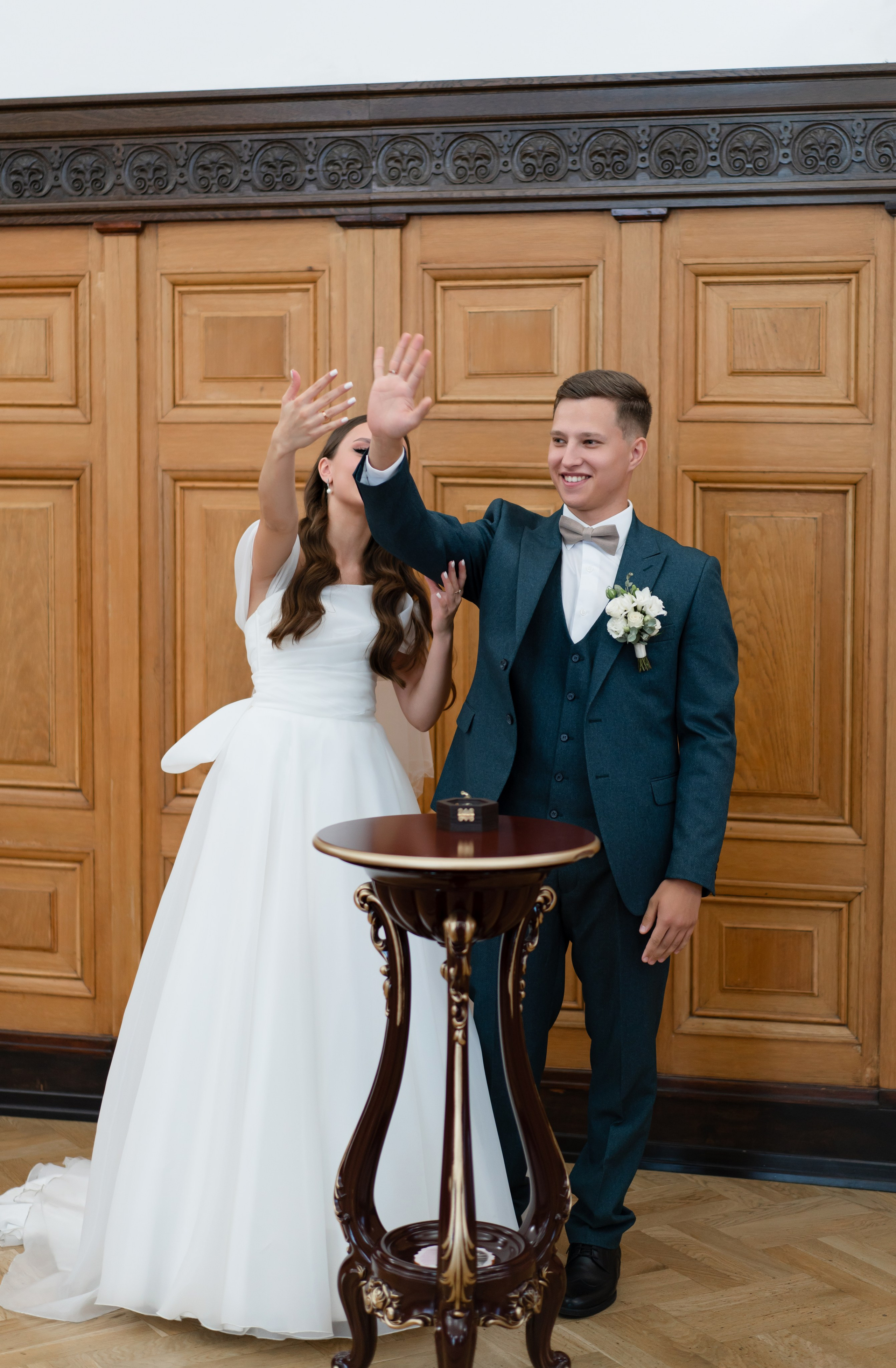 Свадебная фотосессия в Москве. Фотосъёмка в усадьбе Царицыно. Свадебный фотограф Вера Климова