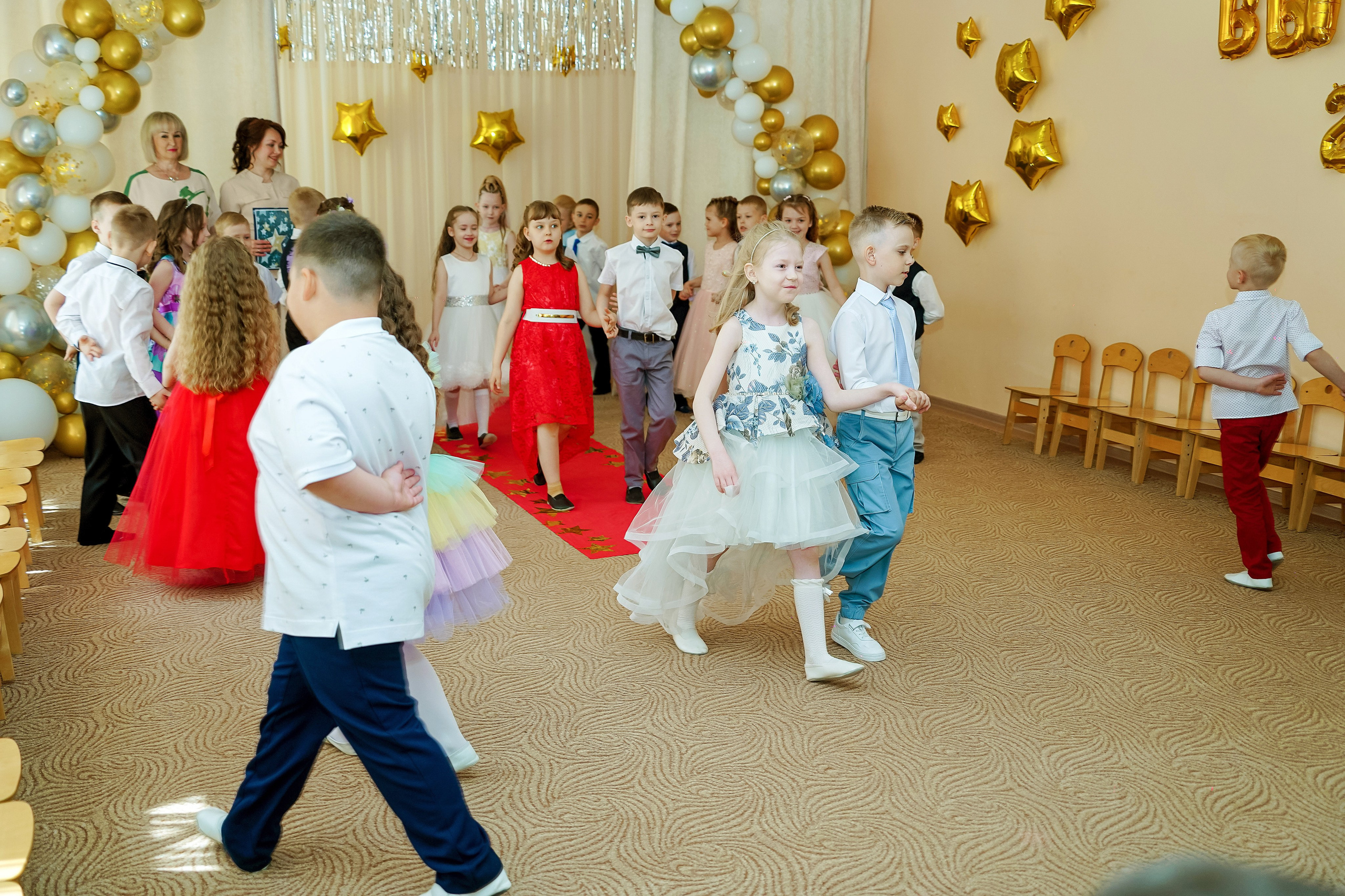 Фотосъемка видеосъёмка фотограф видеооператор новогодних утренников  в. Фотограф, видеооператор Нина Коршунова