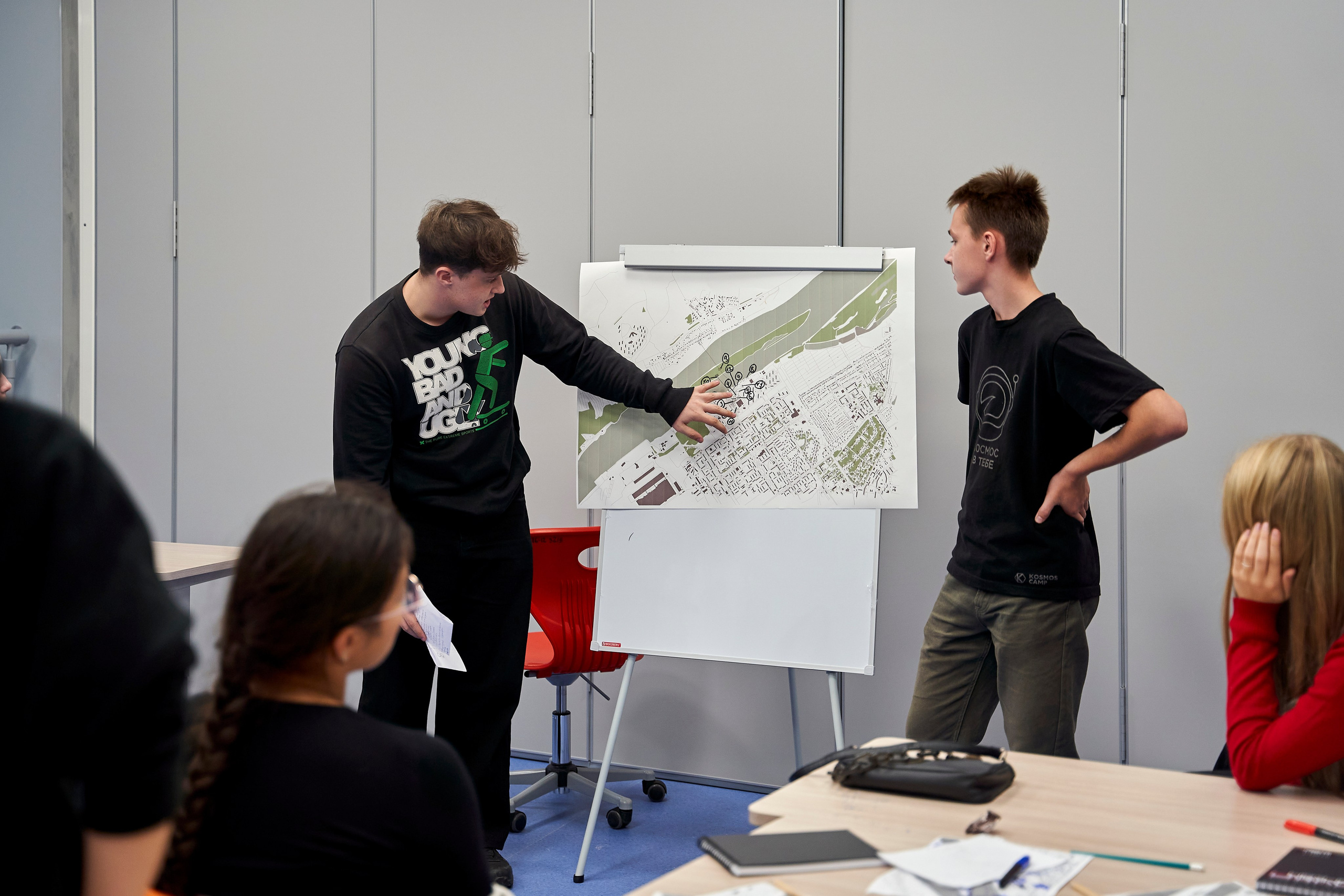 Городская экспедиция «Взрослый взгляд на Нижний» (Эн+ & Точка Урбан). Репортажный фотограф Вилянов Евгений. Нижний Новгород