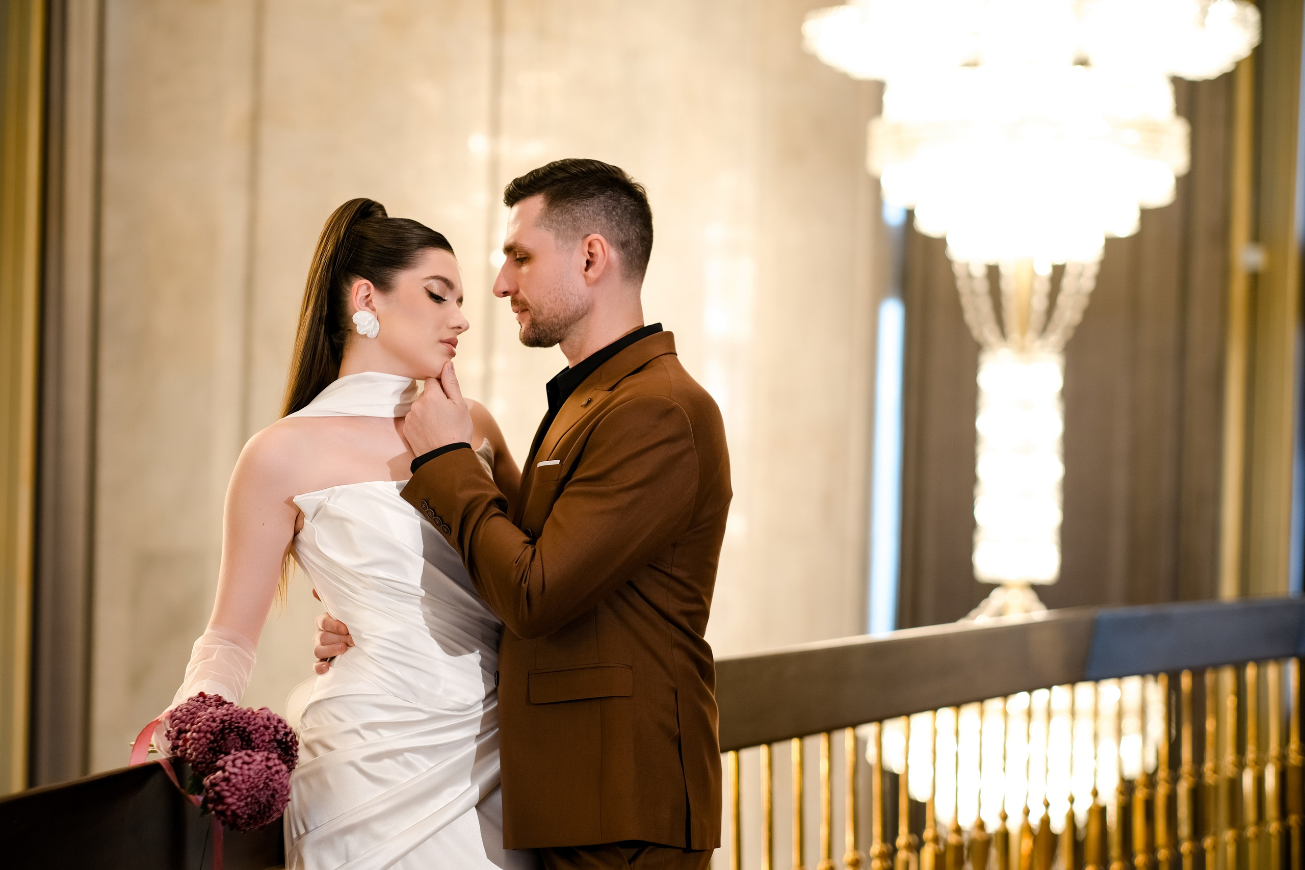 Свадебная фотосессия в театре драмы имени Наума Орлова. Свадебный фотограф в Челябинске Сырчикова Наталья