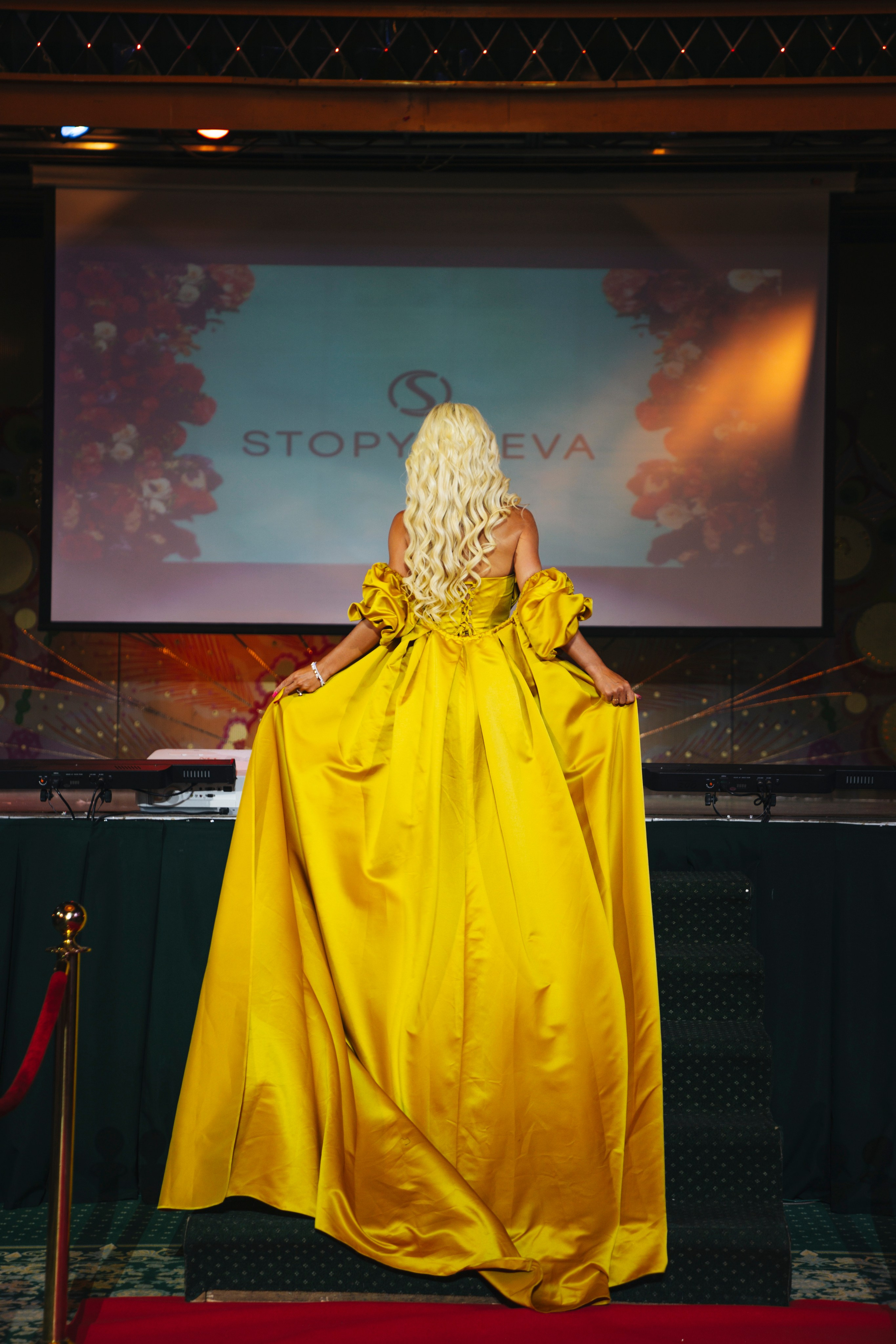 Ресторан Ярь / День рождение QR. Свадебный фотограф в Москве Кристина Чехова