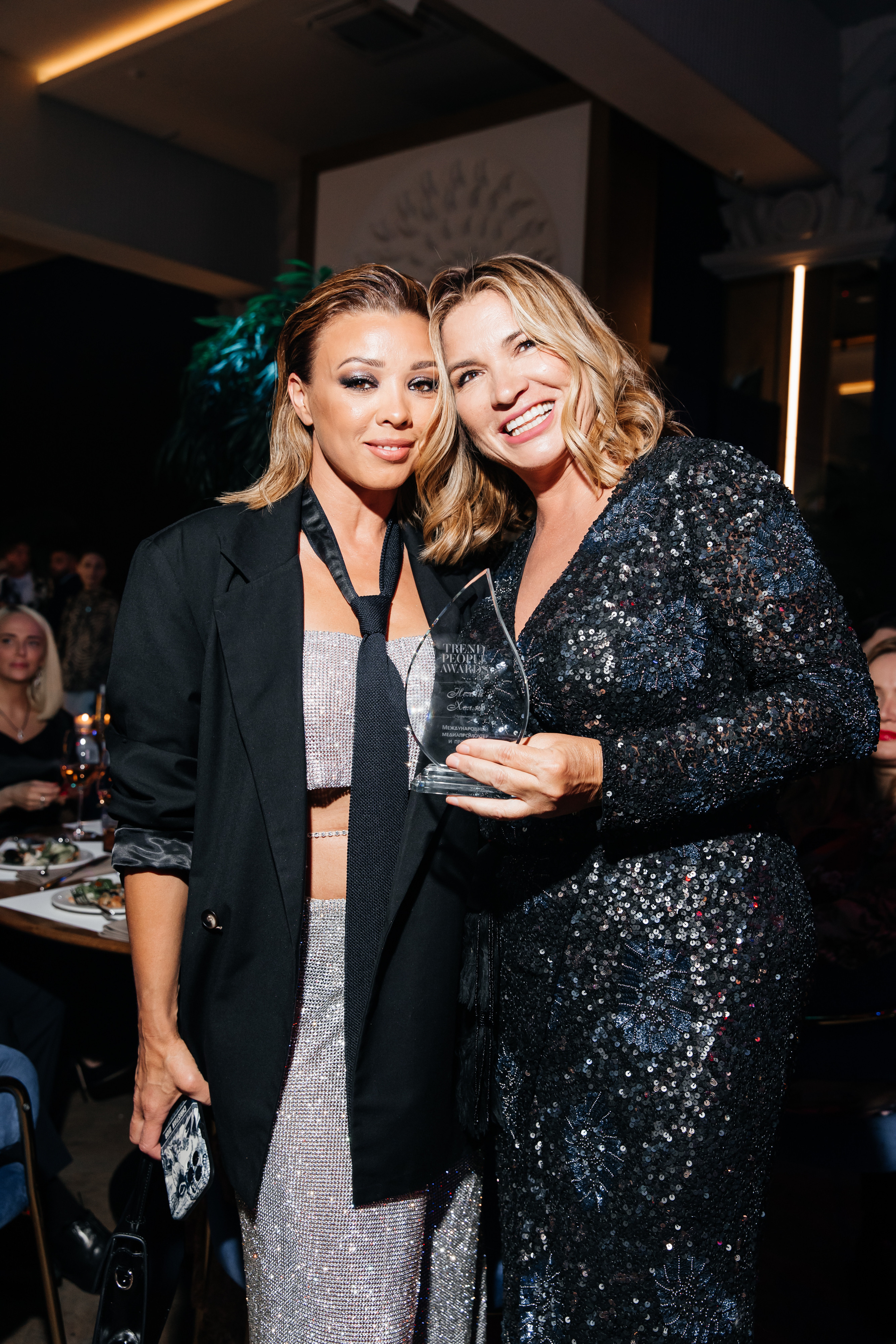 Эльвира Янковская и Нелли Холмс на премии Trend People Awards в the TOY Moscow в Москве