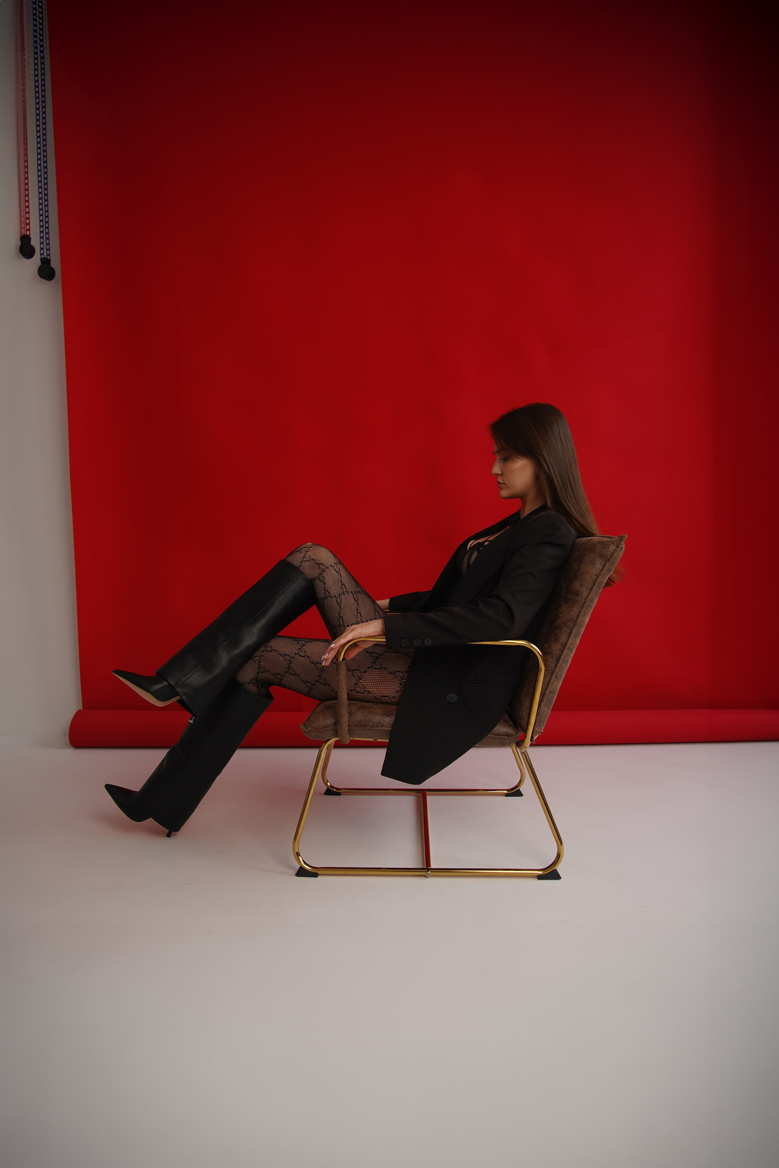 Фотостудия Imade (красный фон). Анна, фотограф Москва, Зеленоград