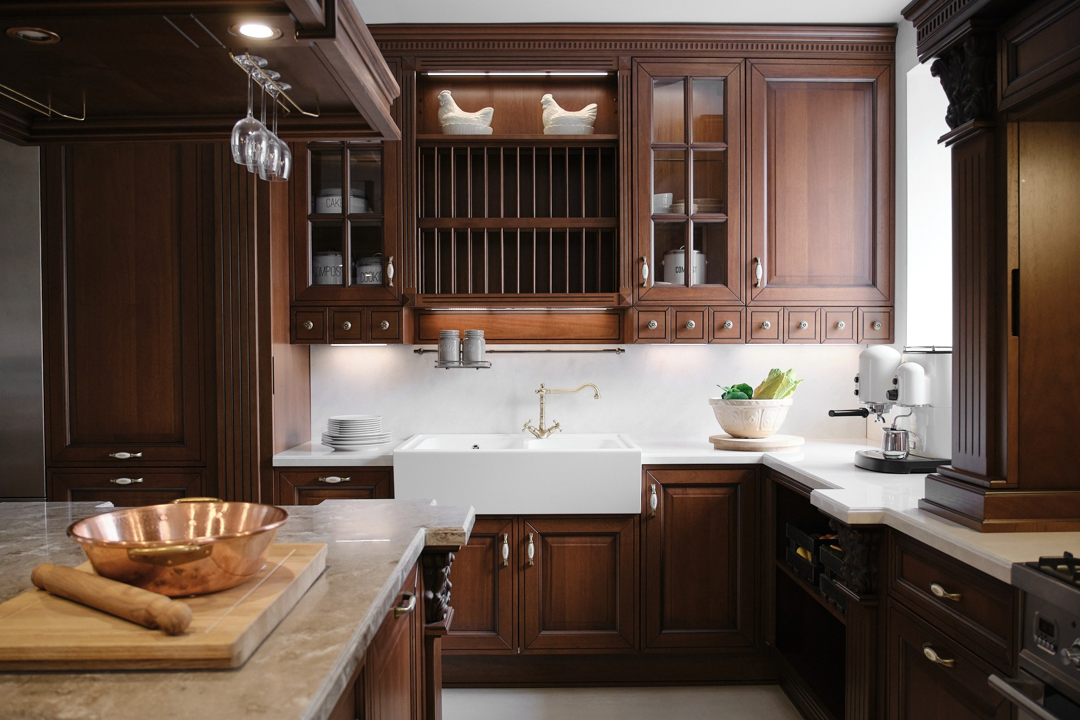 Интерьерная съемка кухни, общий план