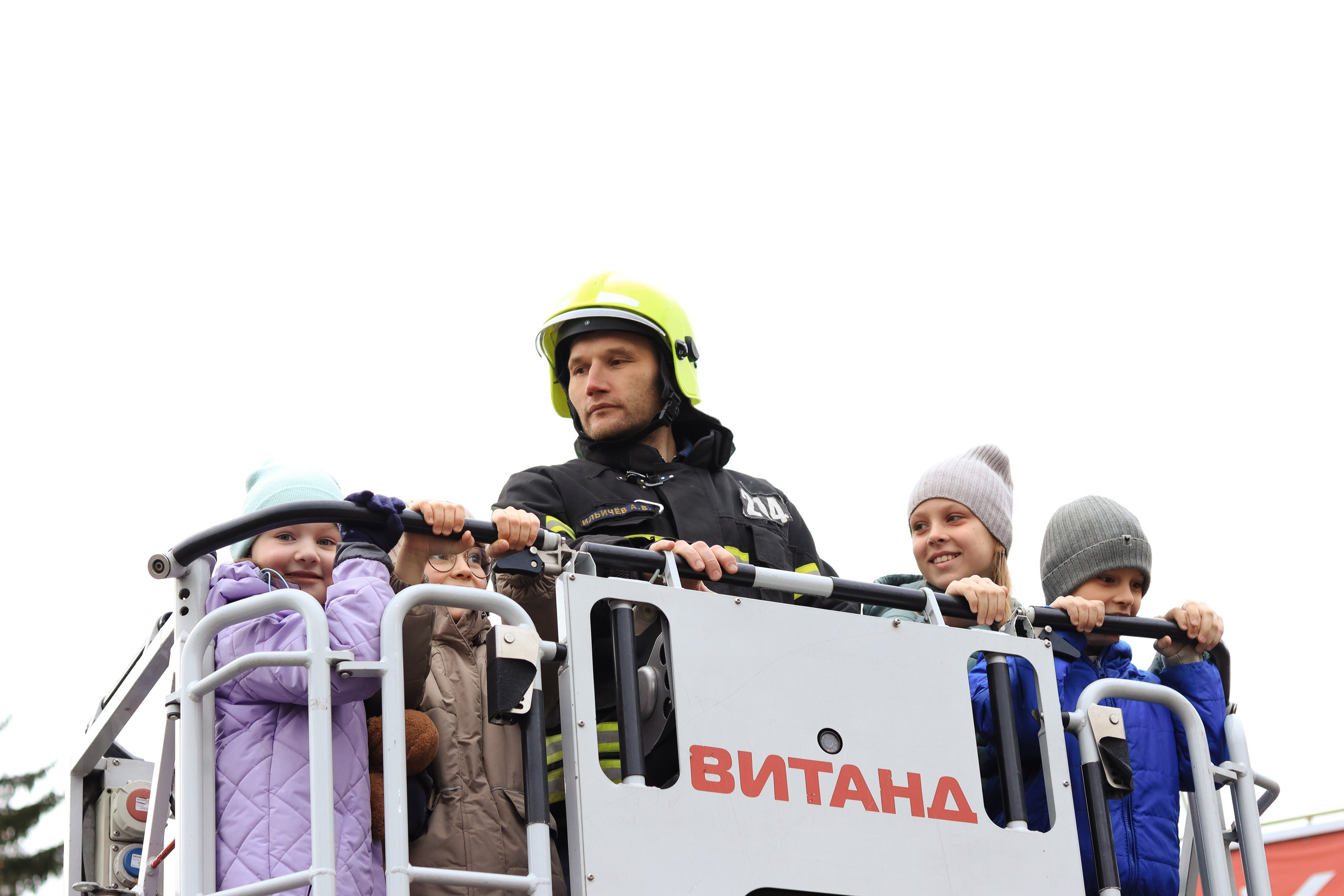 Экскурсия в пожарно-спасательный отряд № 214. Репортажный фотограф в Москве и Зеленограде Karina-vozd