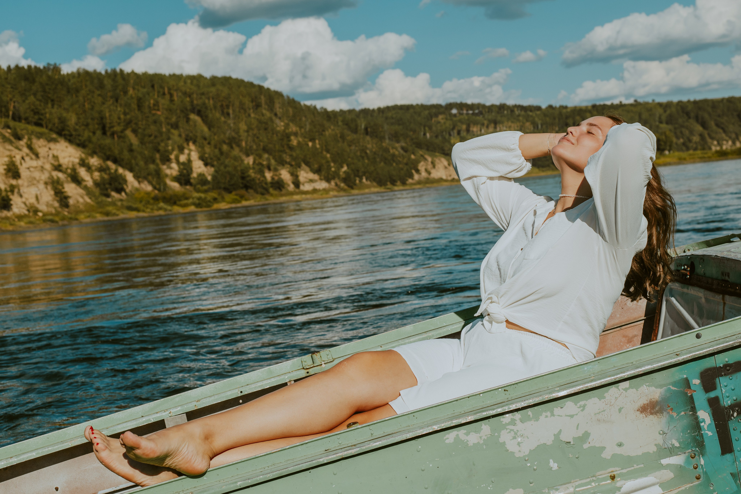 Индивидуальная фотосессия на берегу. Фотограф Ангарск Александра Зарубина