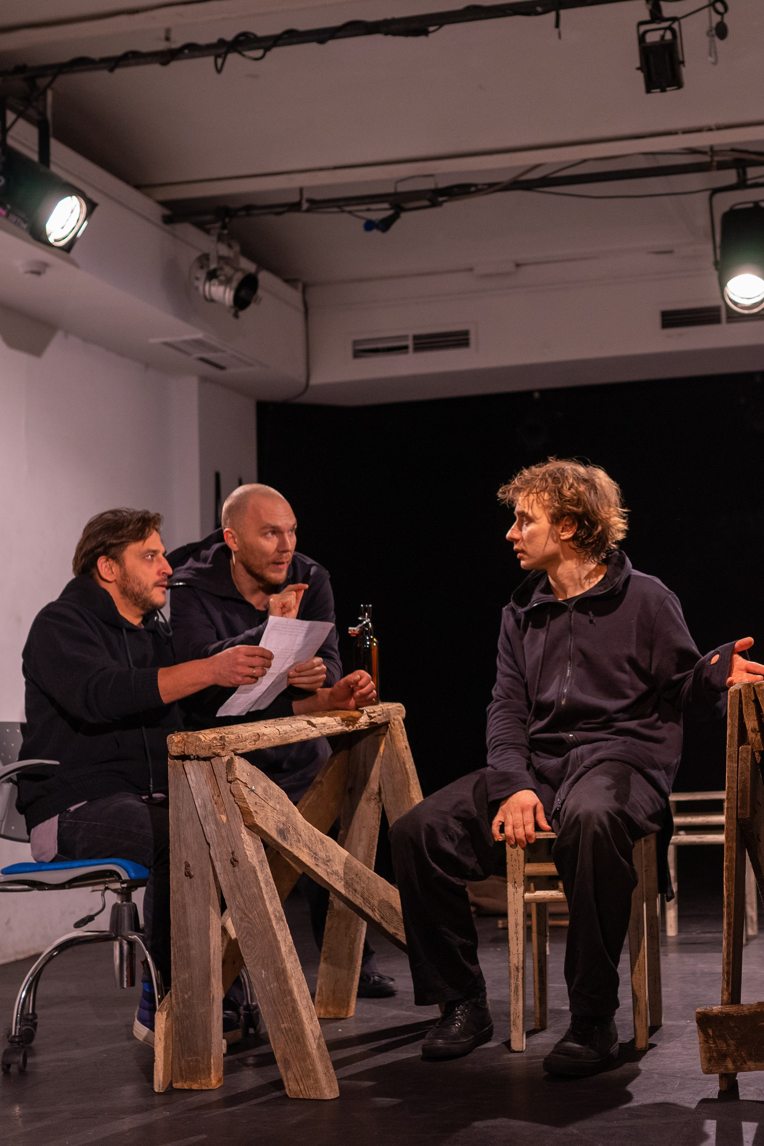 Преступление и наказание. Фотограф Нинель Гюрсой, г. Москва