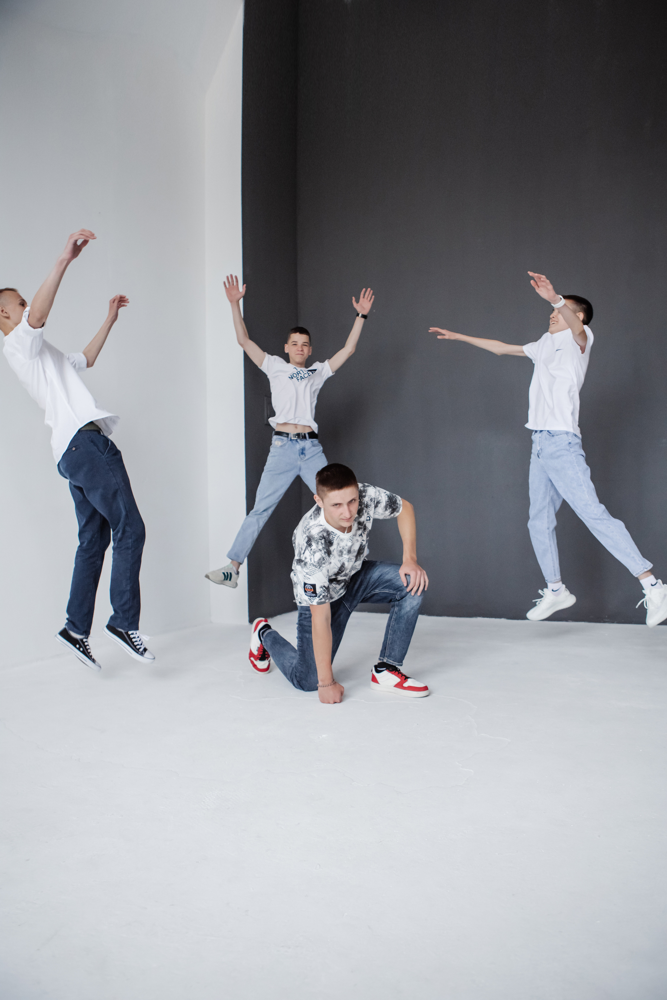 Выпускные альбомы и папки. Свадебный фотограф Волгоград, Волжский