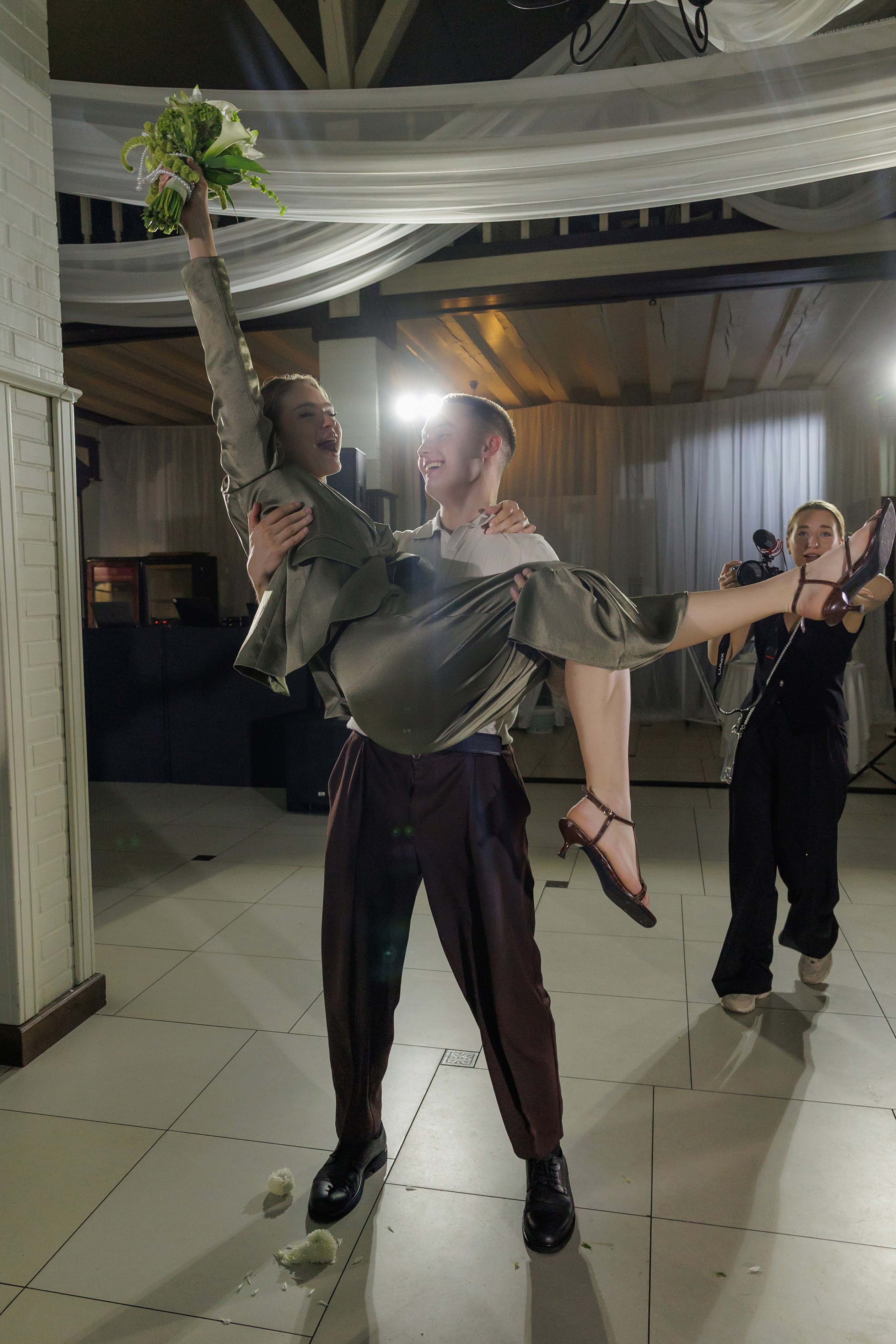 Ты рядом со мной, и это — самый чистый кайф! ♥. Свадебный фотограф Калининград