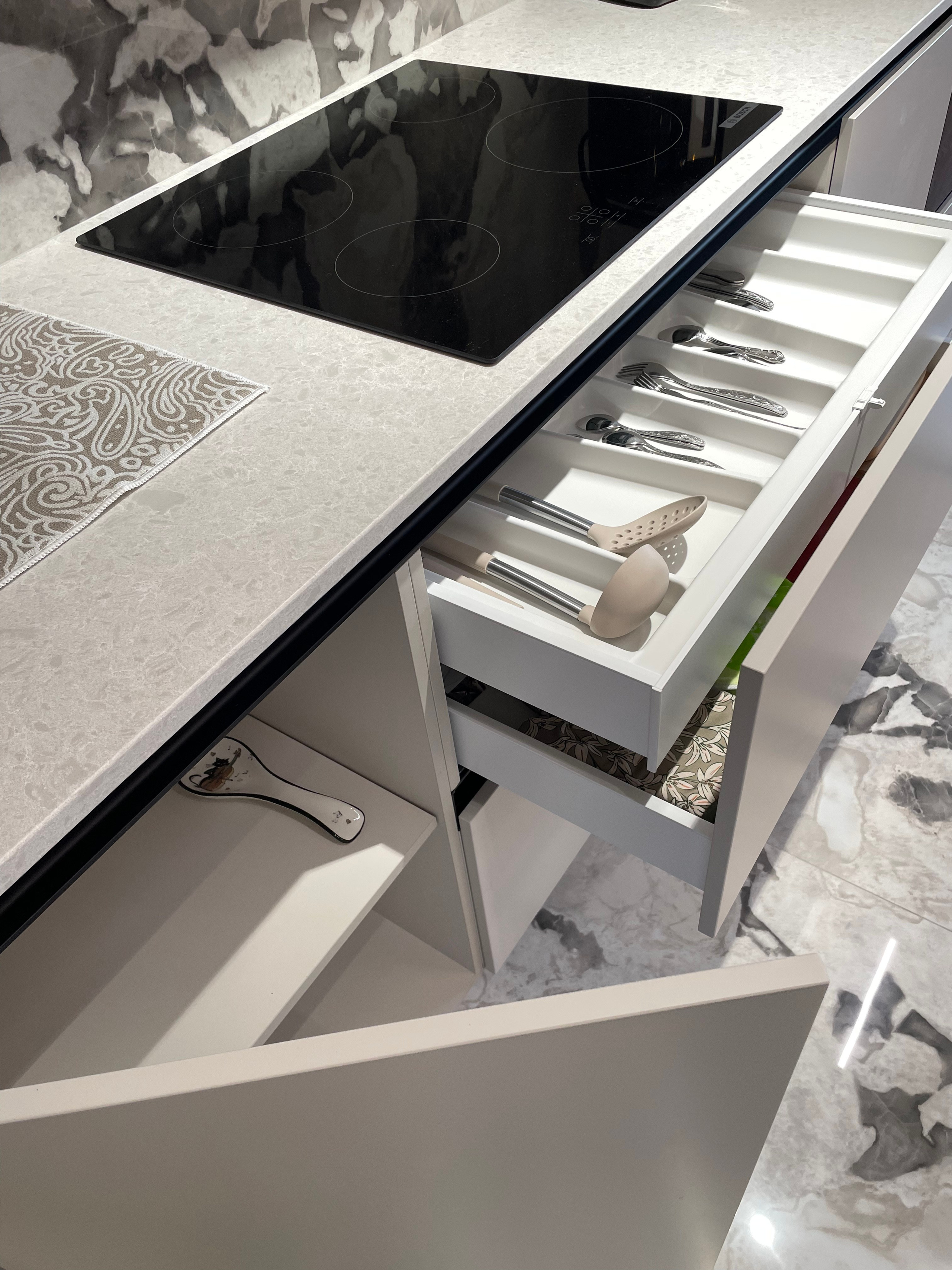 ЖК Нагорный. Дизайнер Алексей Масеевский. Мебель на заказ