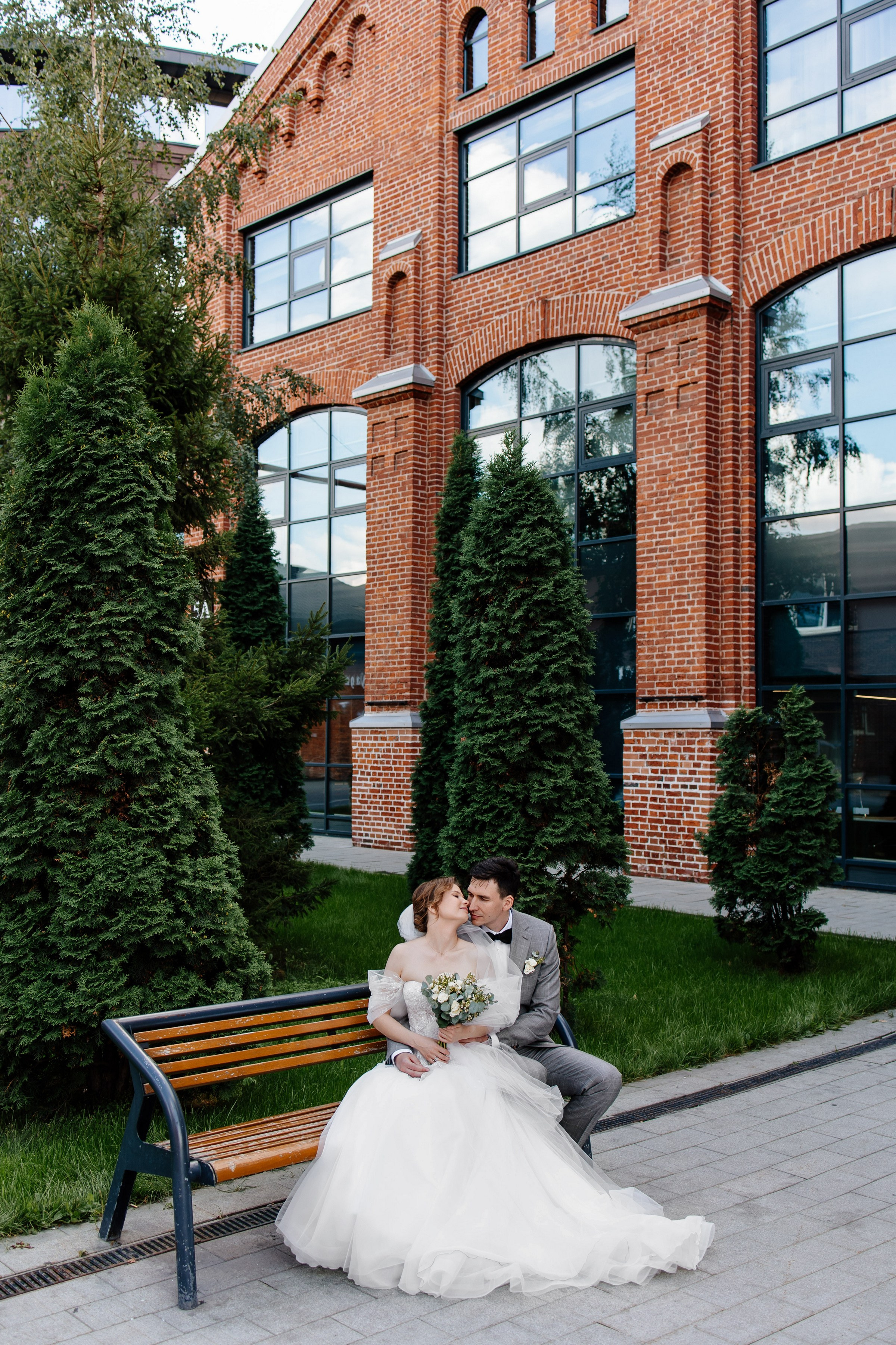 Свадебное утро в Hyatt Regency Хаятт Редженси, свадебная прогулка на Арме и банкет в О’Шалей. Свадебный и семейный фотограф Екатерина Иванова