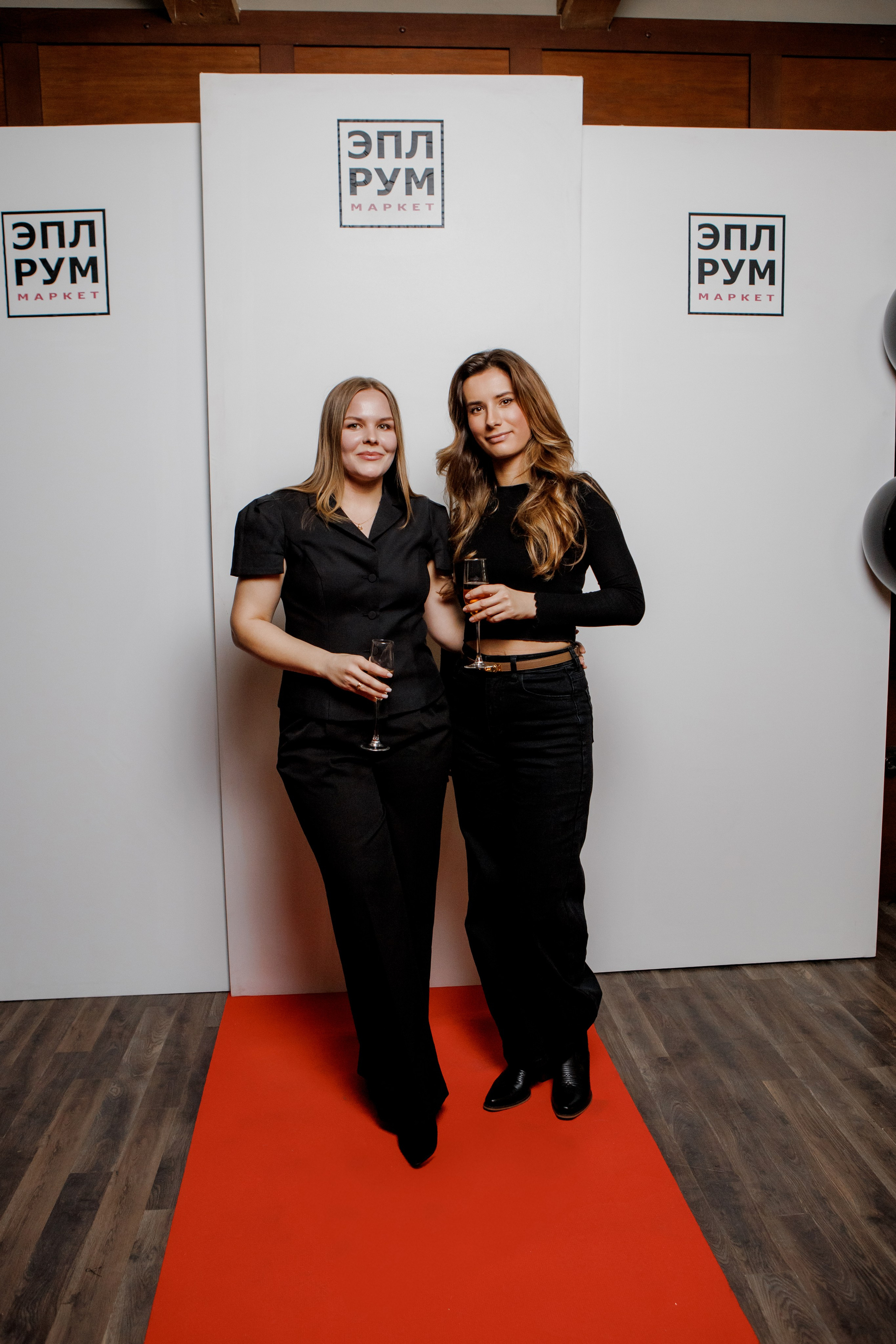 Розыгрыш от магазина ЭплРум. Фотограф Александр Закадычный | Таганрог