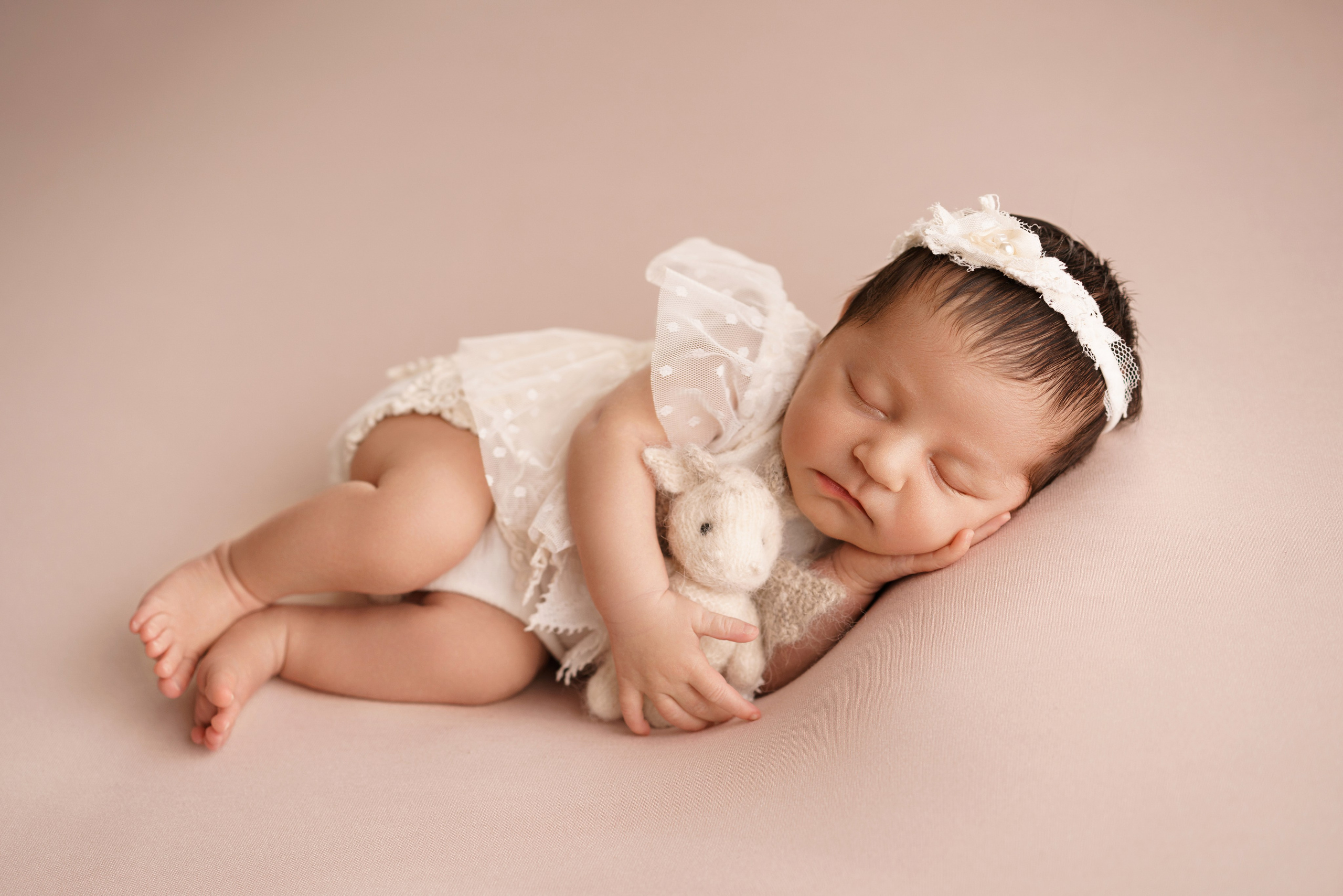 Фотосессия новорожденных | Галерея трогательных кадров малышей в стиле newborn. Фотосессия новорожденных в Москве и Московской области | Профессиональный фотограф newborn — Татьяна Иванова