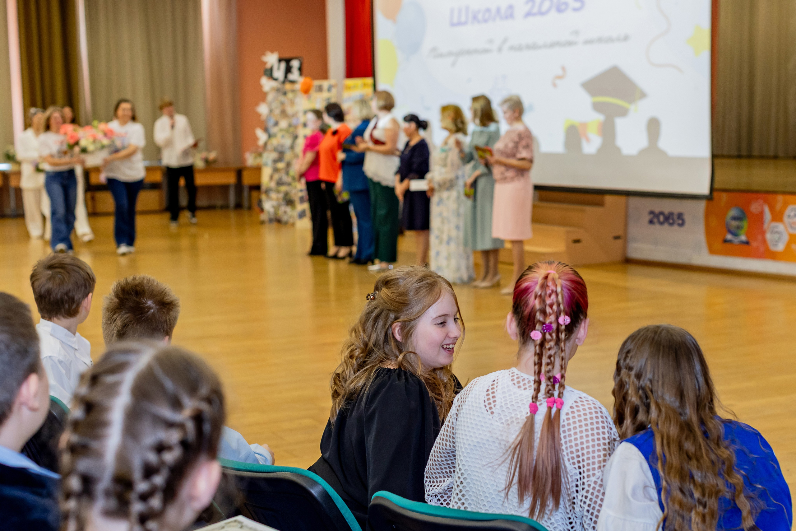 Выпускной праздник в начальной школе. Фотограф и видеограф Москва. Свадебный фотограф, видеограф. Выпускные альбомы. Оживающие альбомы