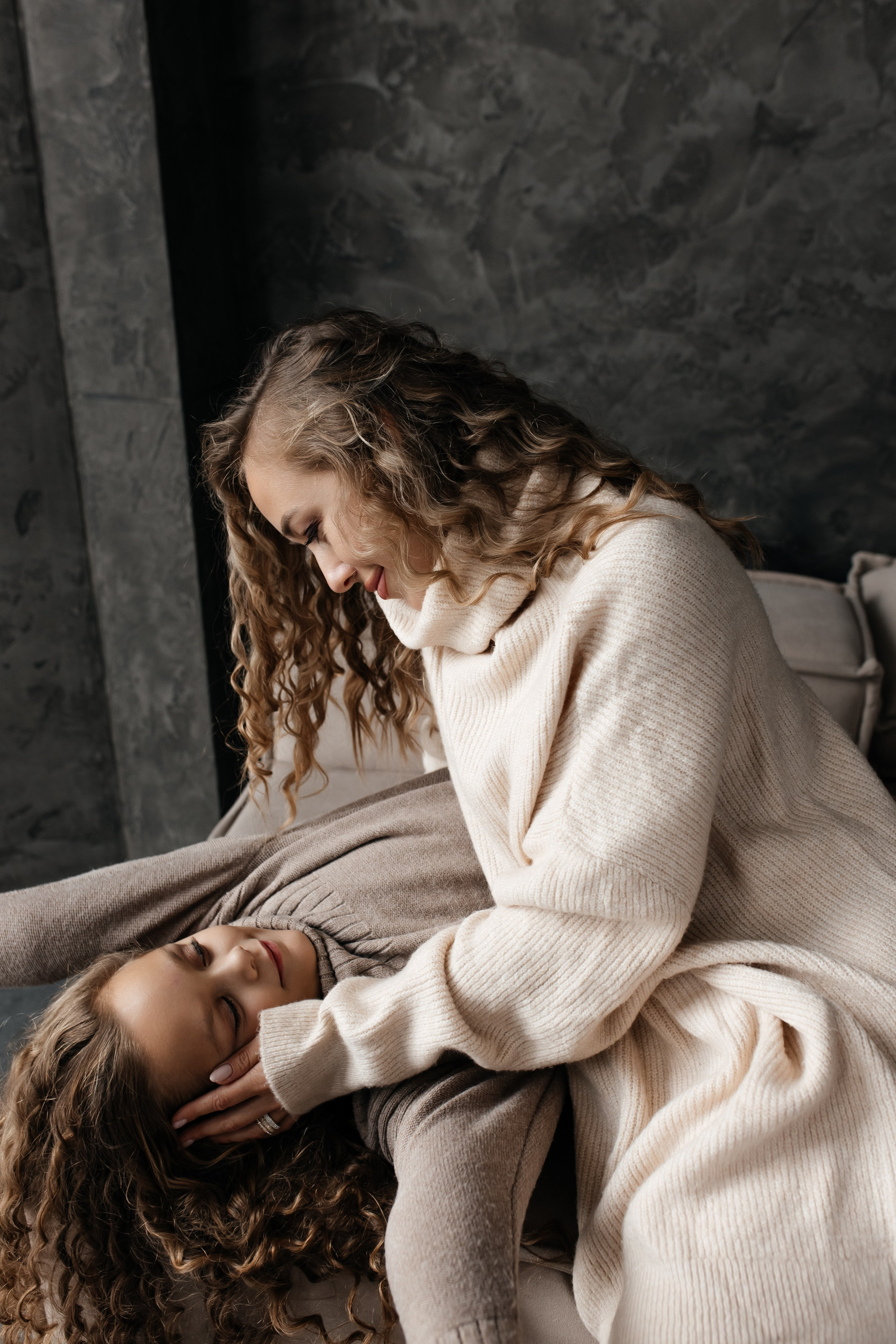 Mother & daughter. ФОТОГРАФ