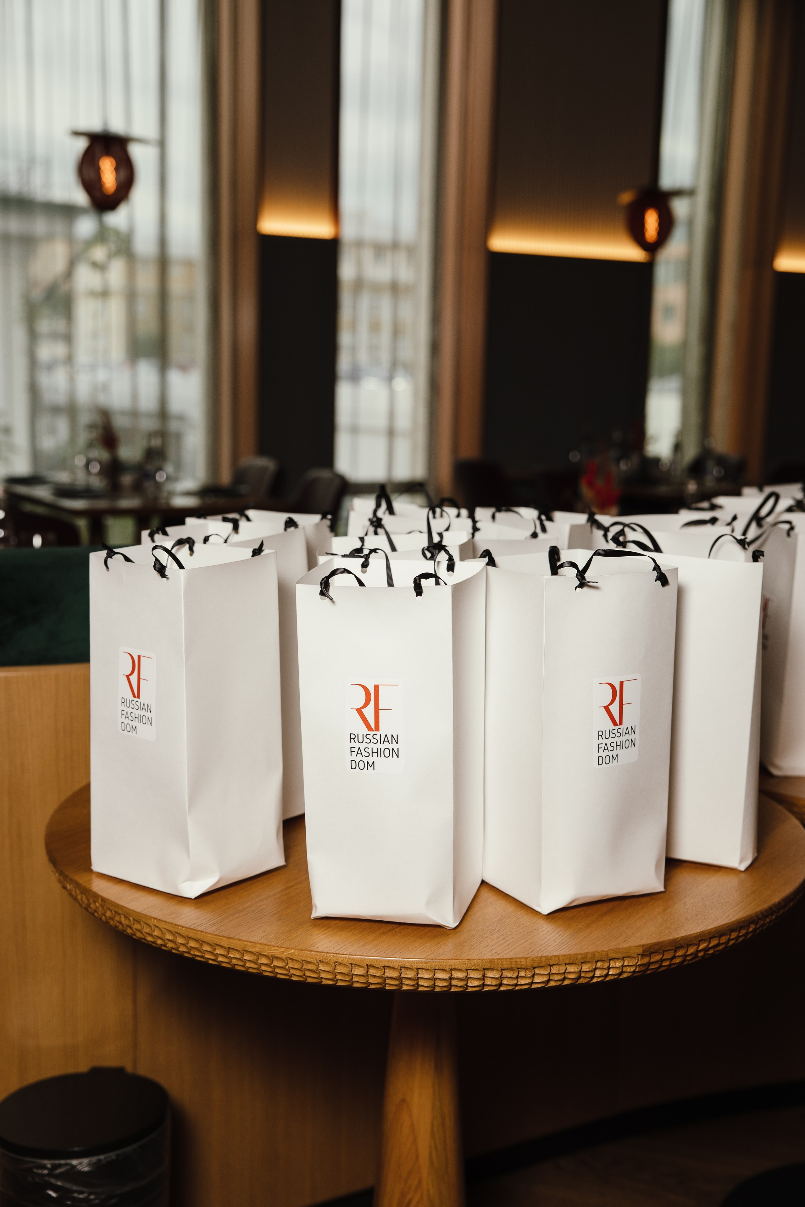 Презентация Russian Fashion Dom в ресторане Shagal. Контент фотограф в Москве и области Елена Кулакова