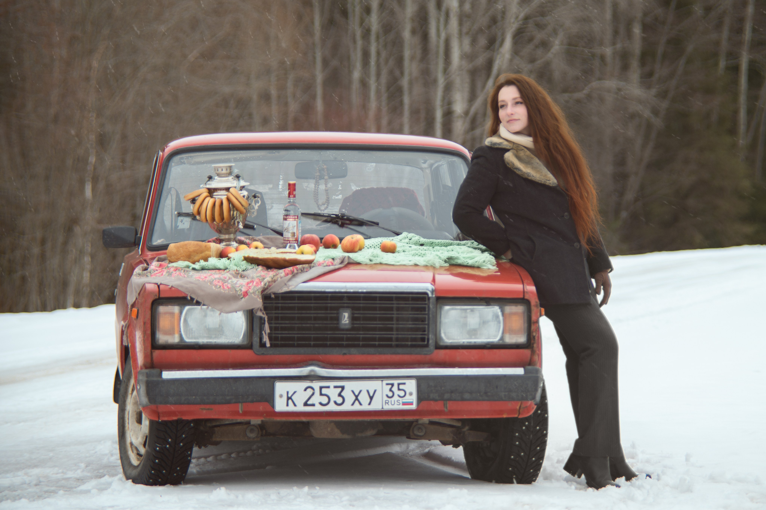 Анастасия и ее красный жигуль. Творческий фотограф Вологда