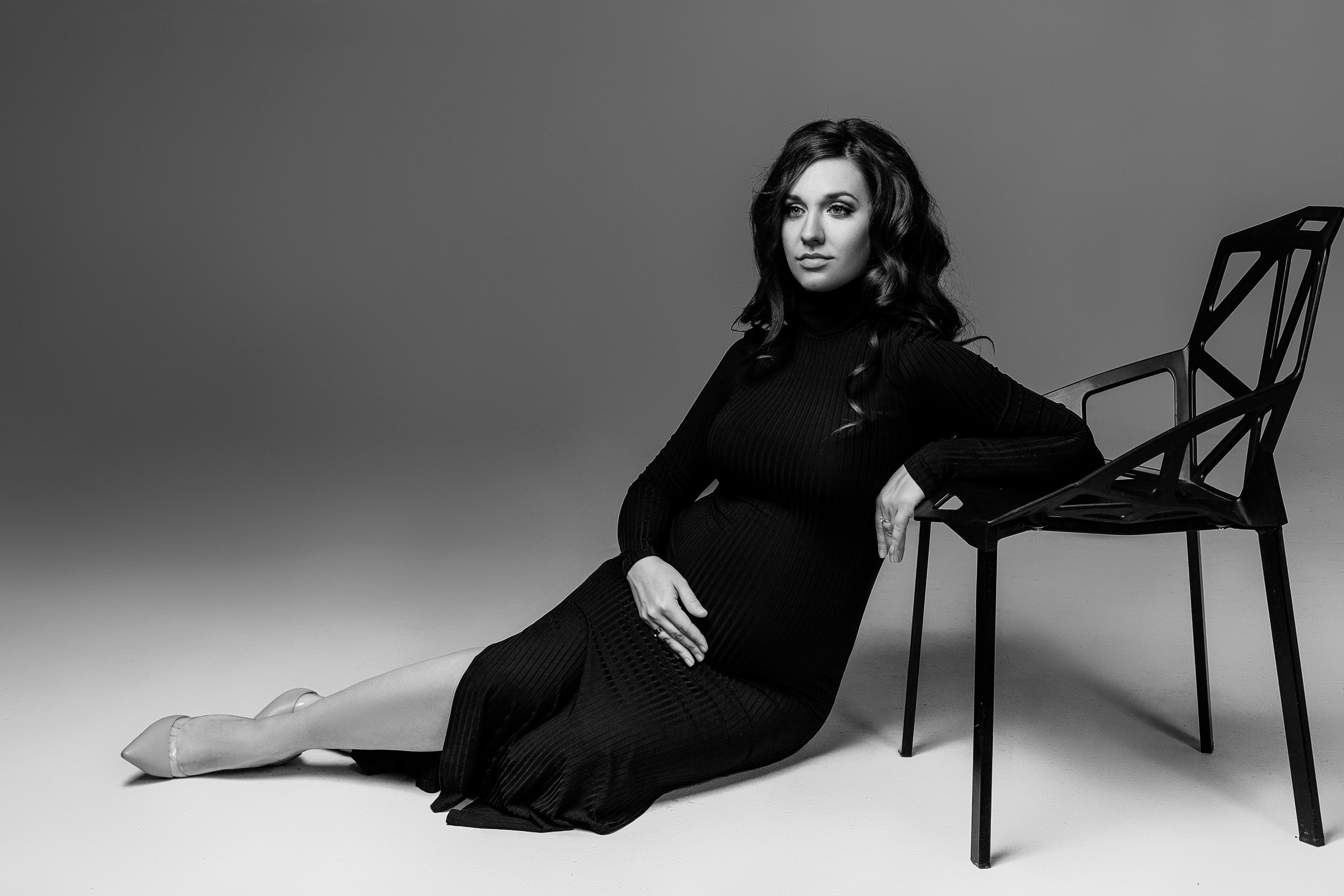 Фотосессия беременности Воронеж. Фотограф беременных Воронеж. Беременность. Фотограф Воронеж. Стильная фотосессия беременности. Фотосессия в стиле Vogue Воронеж. Фотосессия беременности в студии. Фотосессия беременности на циклораме. Стильная фотосессия беременности. Фотосессия все включено Воронеж.