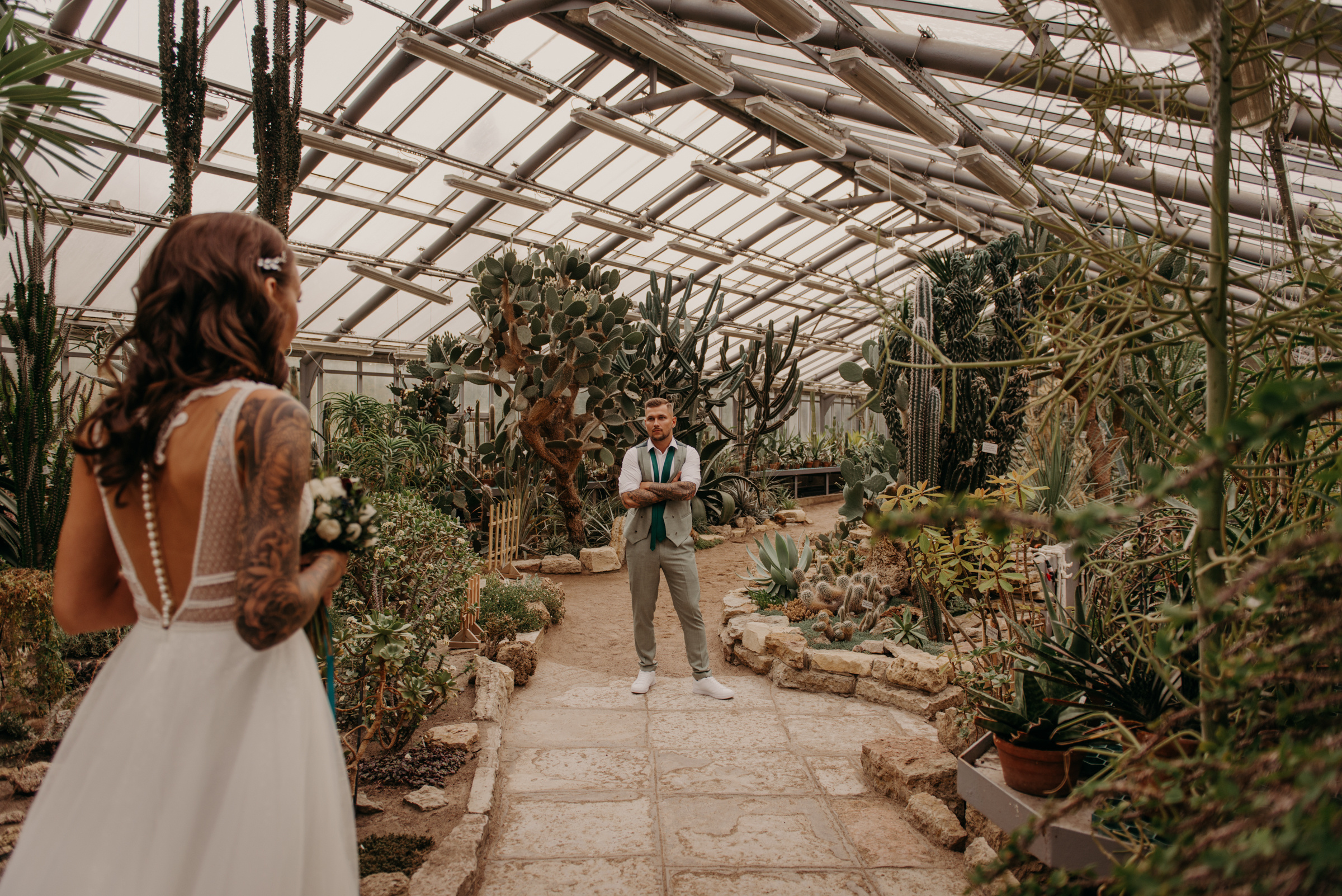 Свадебная фотосессия в оранжерее Ботанического сада. Свадебный фотограф в Санкт-Петербурге Венера Ахметова