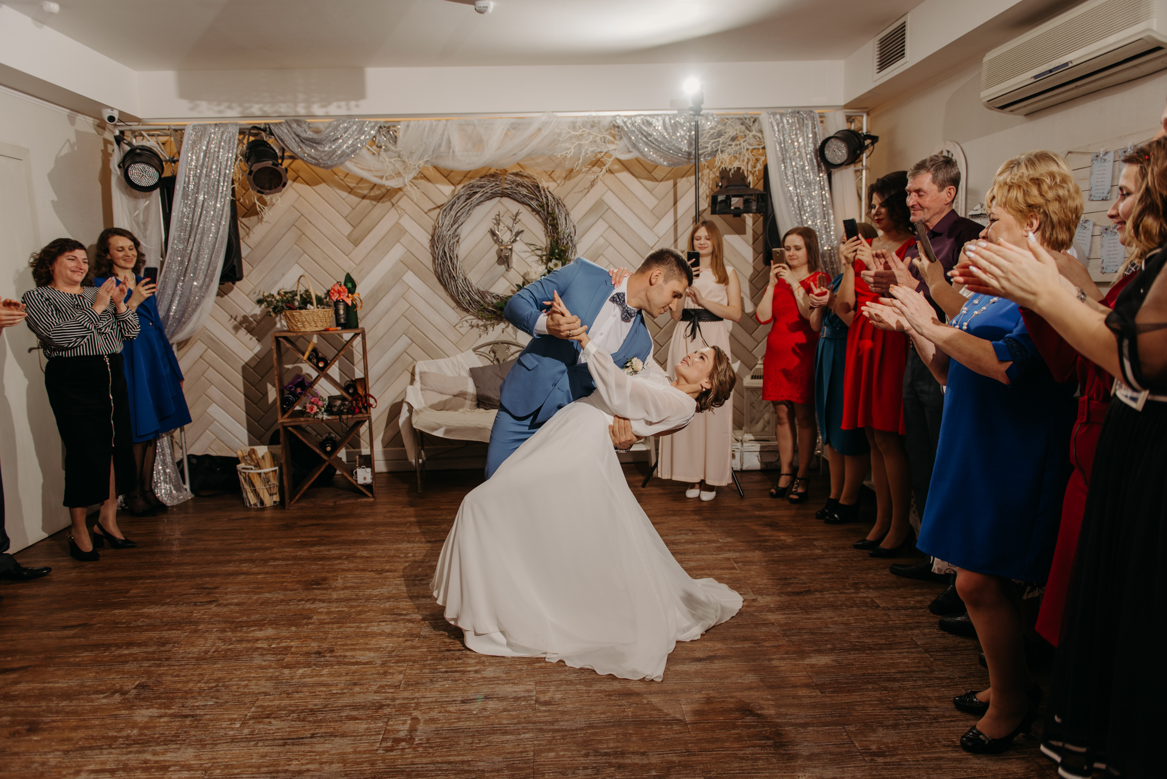 Осенняя свадьба Надежды и Дмитрия. Свадебный фотограф в Санкт-Петербурге Венера Ахметова