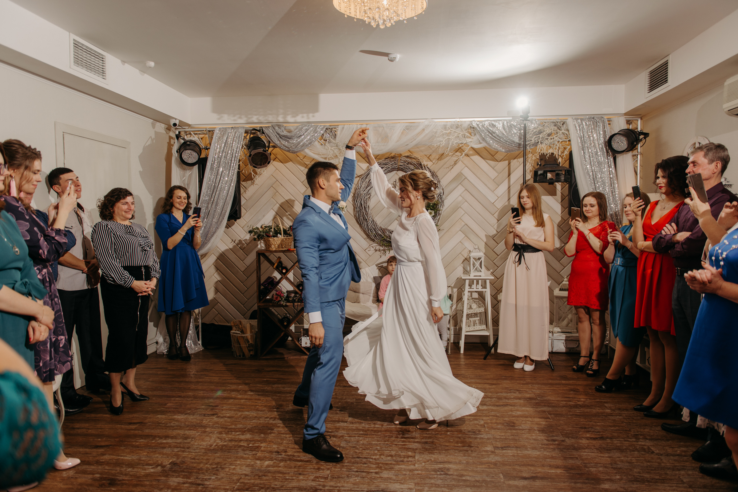 Осенняя свадьба Надежды и Дмитрия. Свадебный фотограф в Санкт-Петербурге Венера Ахметова