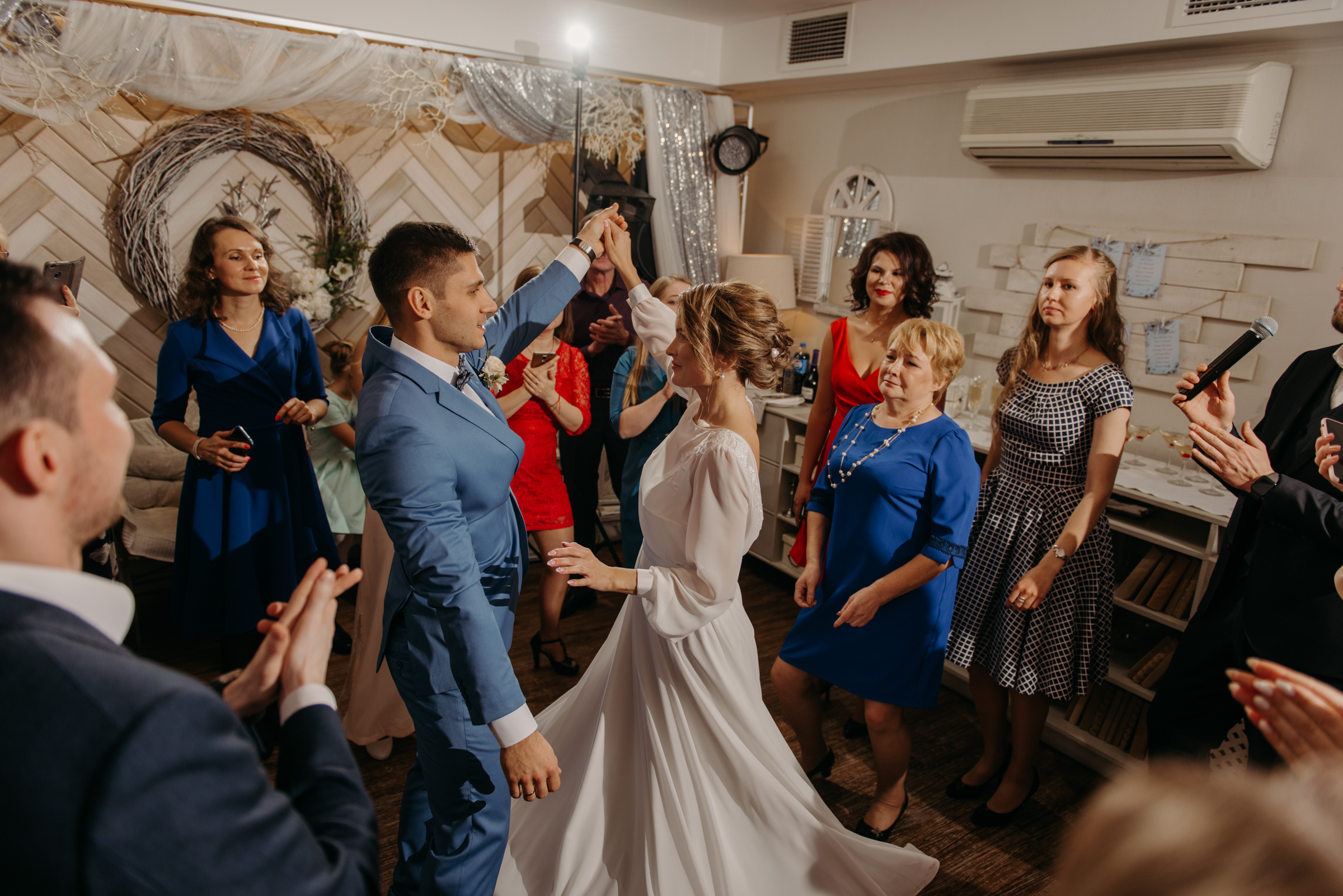 Осенняя свадьба Надежды и Дмитрия. Свадебный фотограф в Санкт-Петербурге Венера Ахметова