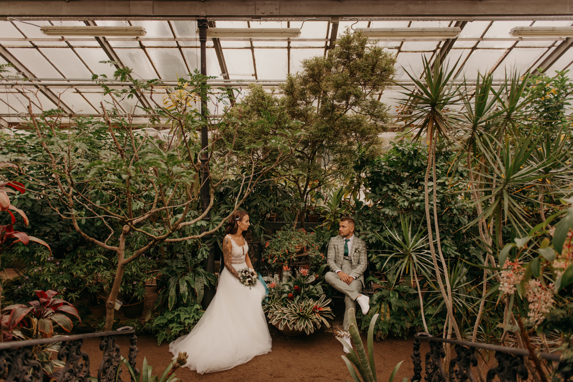 Свадебная фотосессия в оранжерее Ботанического сада. Свадебный фотограф в Санкт-Петербурге Венера Ахметова