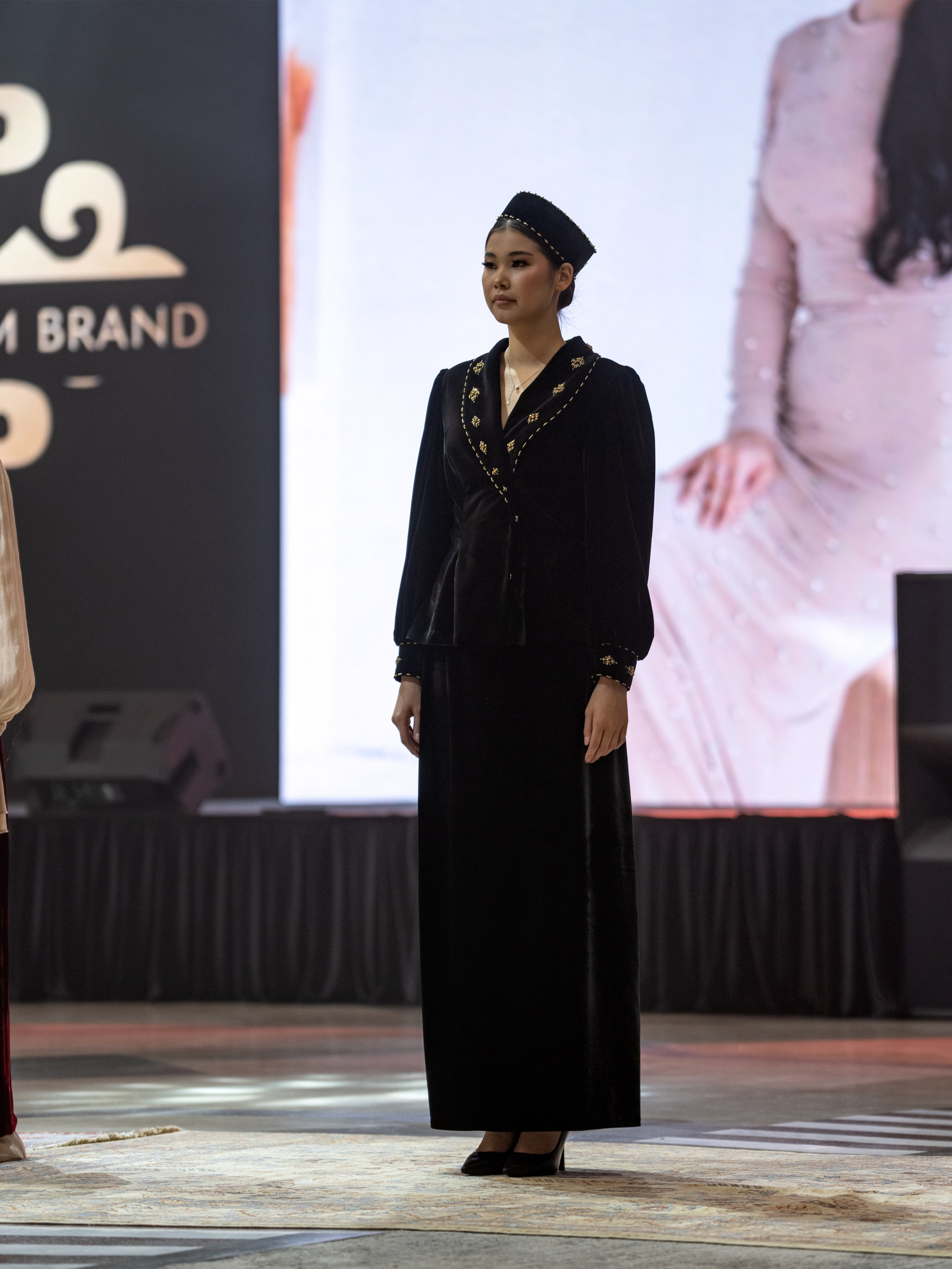 Khanshaiym brand. Сайт Алматинского НЮ АРТ, будуар и фэшн фотографа Дениса Карпенко