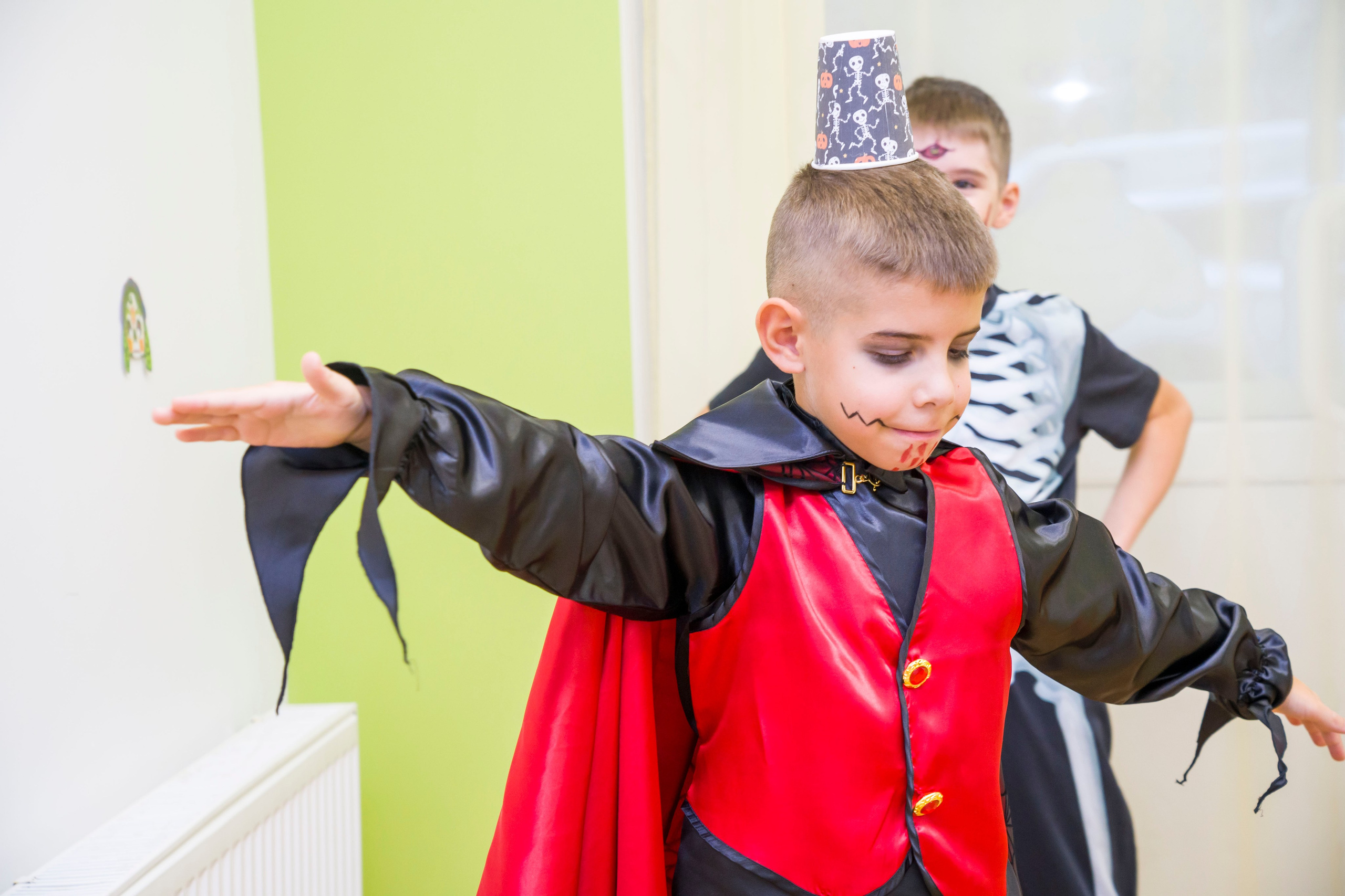 Репортаж детского праздника хеллоуин. Фотограф в Санкт-Петербурге. Репортажная и все съёмки для бизнеса