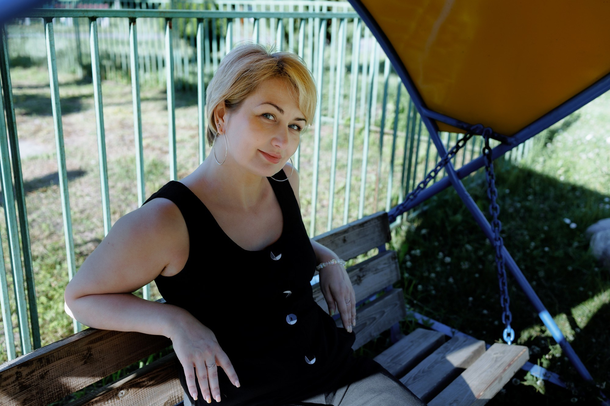 Татьяна, прогулка в парке Ильинка. Свадебный и семейный фотограф в г. Волхов Алексей Кочерыжкин