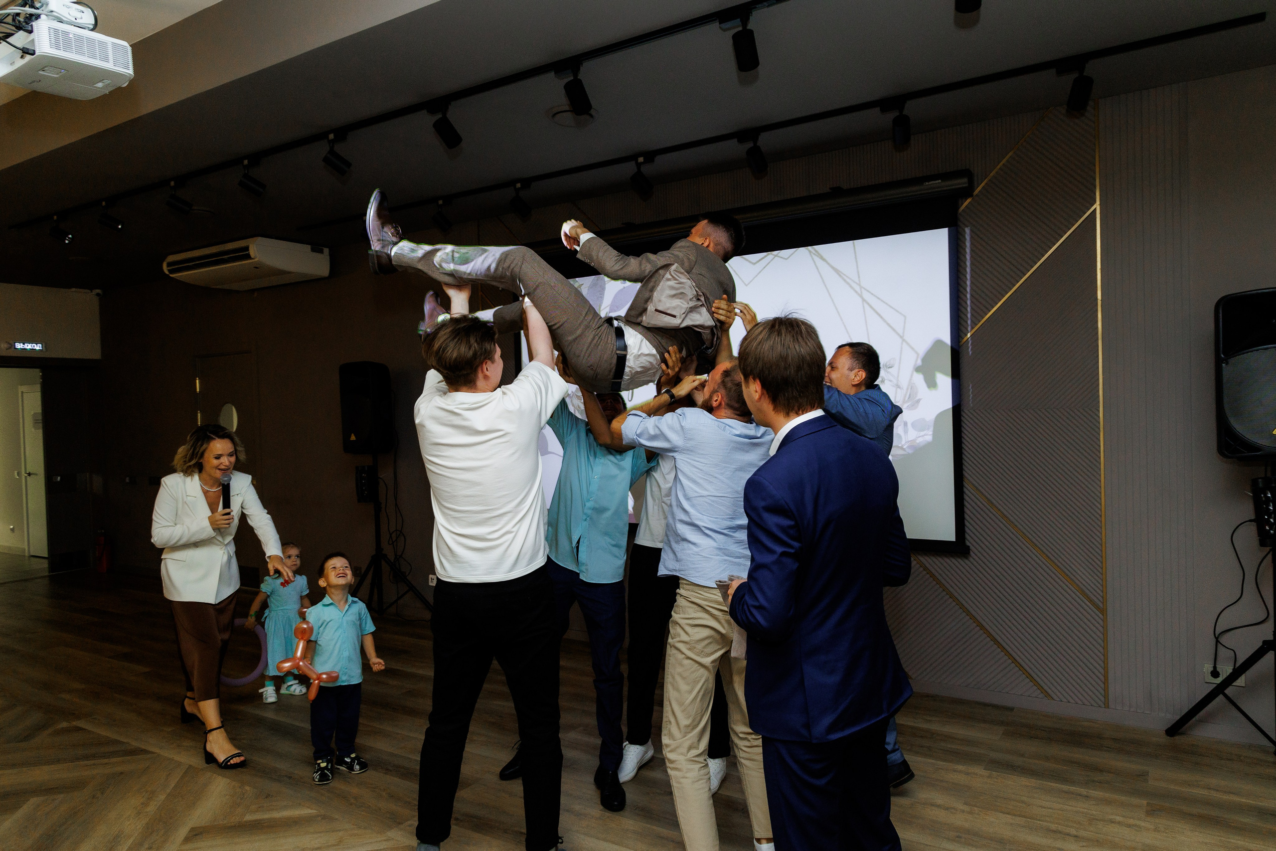 Захар и Ирина. Свадебный и семейный фотограф в г. Волхов Алексей Кочерыжкин