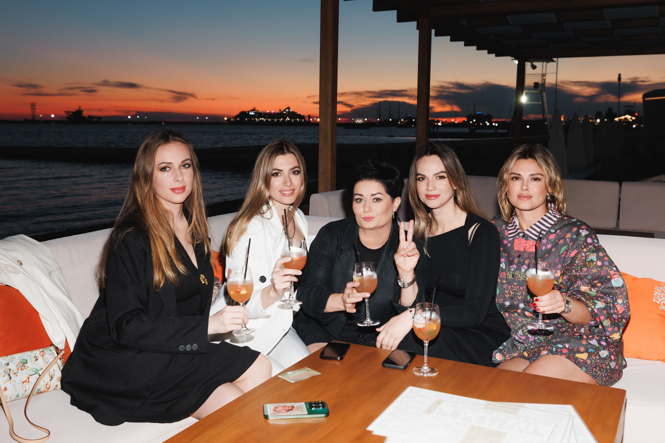 TROPICAL DISCO BIRTHDAY PARTY