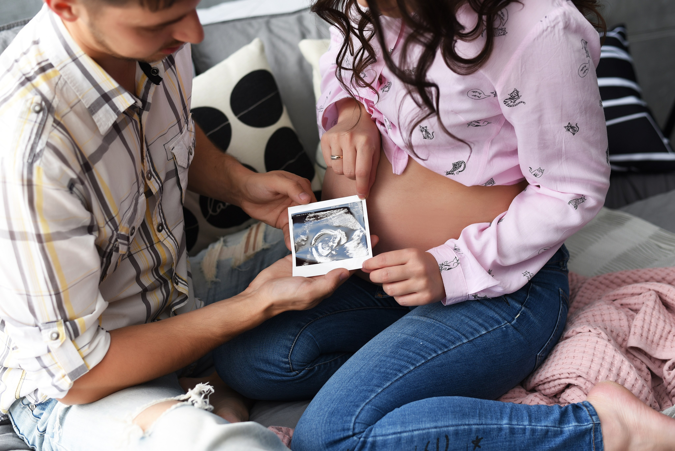 Фотосессия беременности студийная съемка. Свадебный, семейный, детский, контент фотограф в Омске Максим Ильин