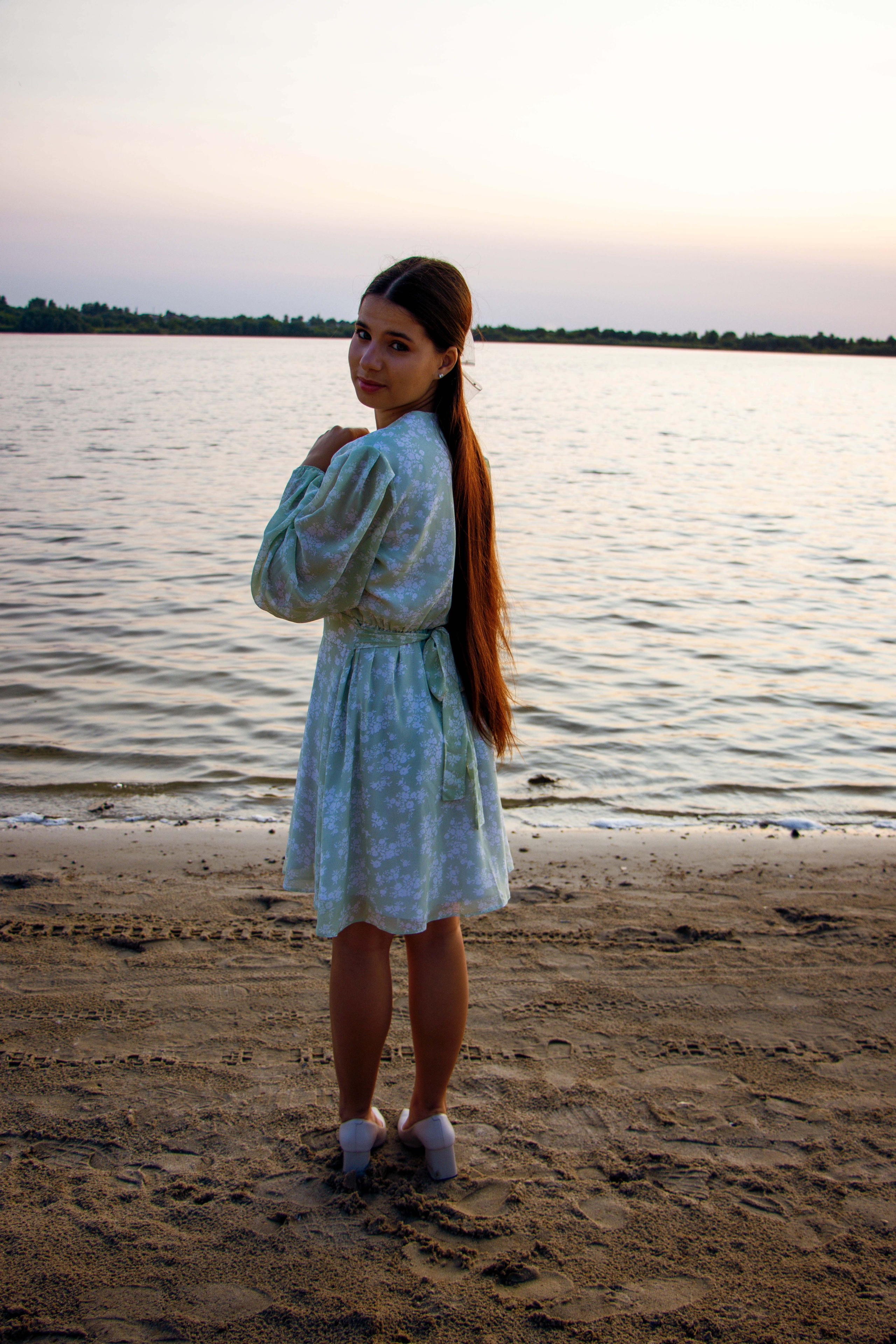 Эмилия у озера. Фотограф Татьяна Матрос