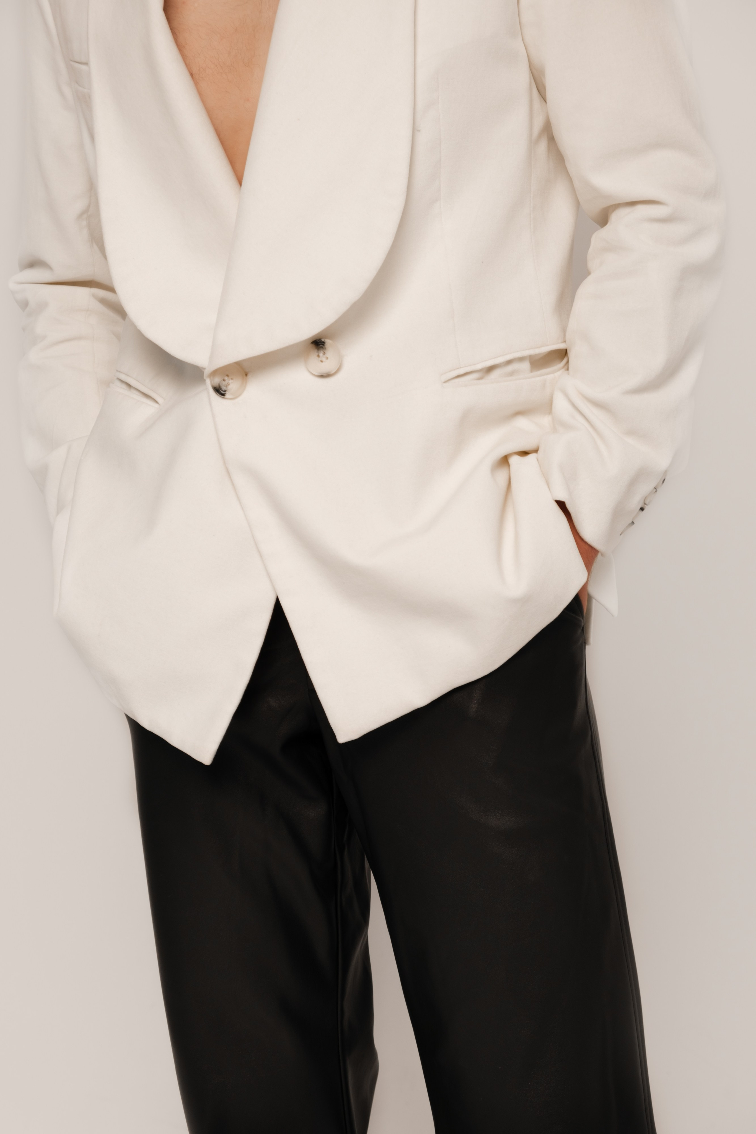 ZHAKOVA BRAND каталог. Мари — фотограф и видеограф из Москвы