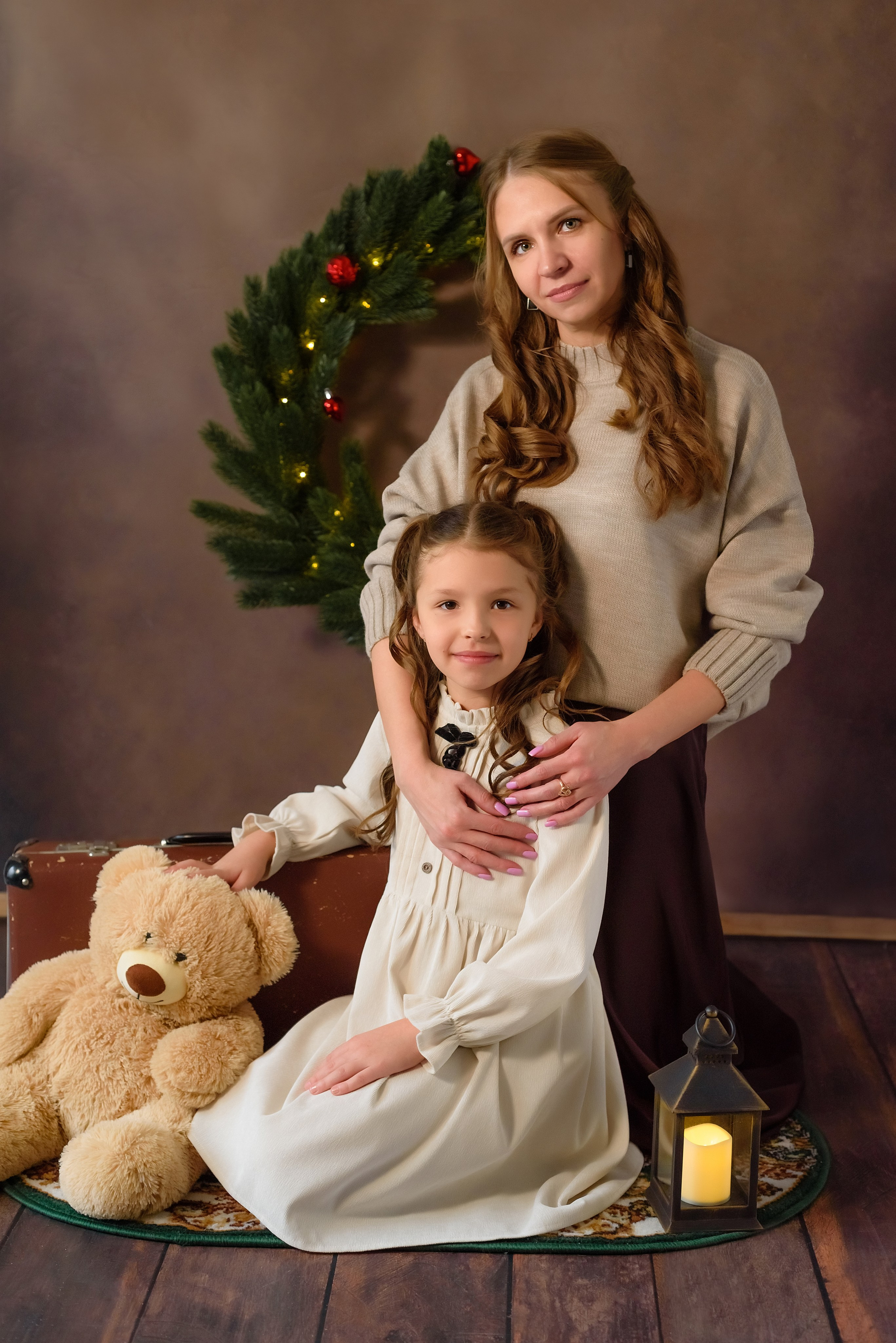 Новогодняя фотосессия «Красные ягоды» Полина и Инна. Детский Фотограф |Фотограф на годик в Брянске Ирина Романова