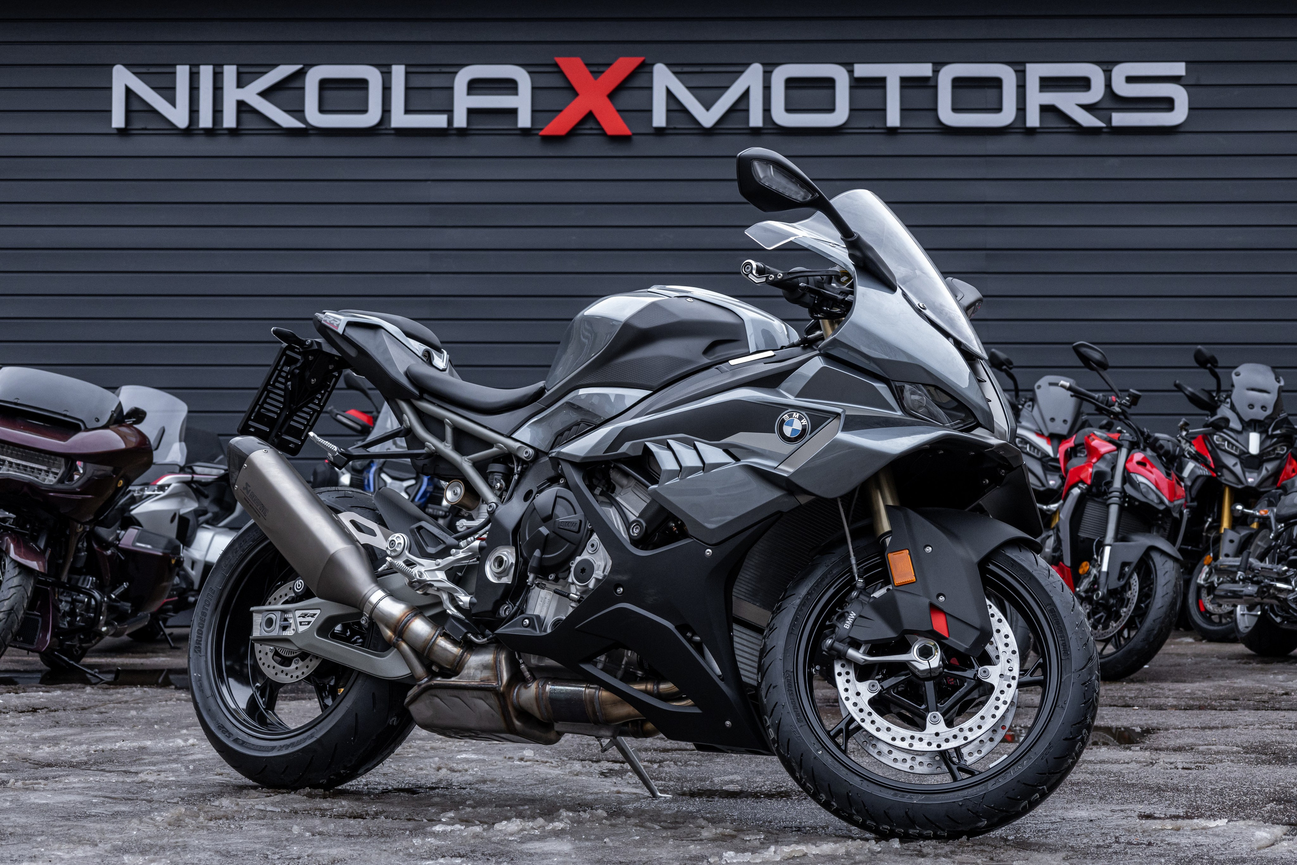 Фотосессия с мотоциклами и автомобилями. Предметный фотограф в Москве и Московской области