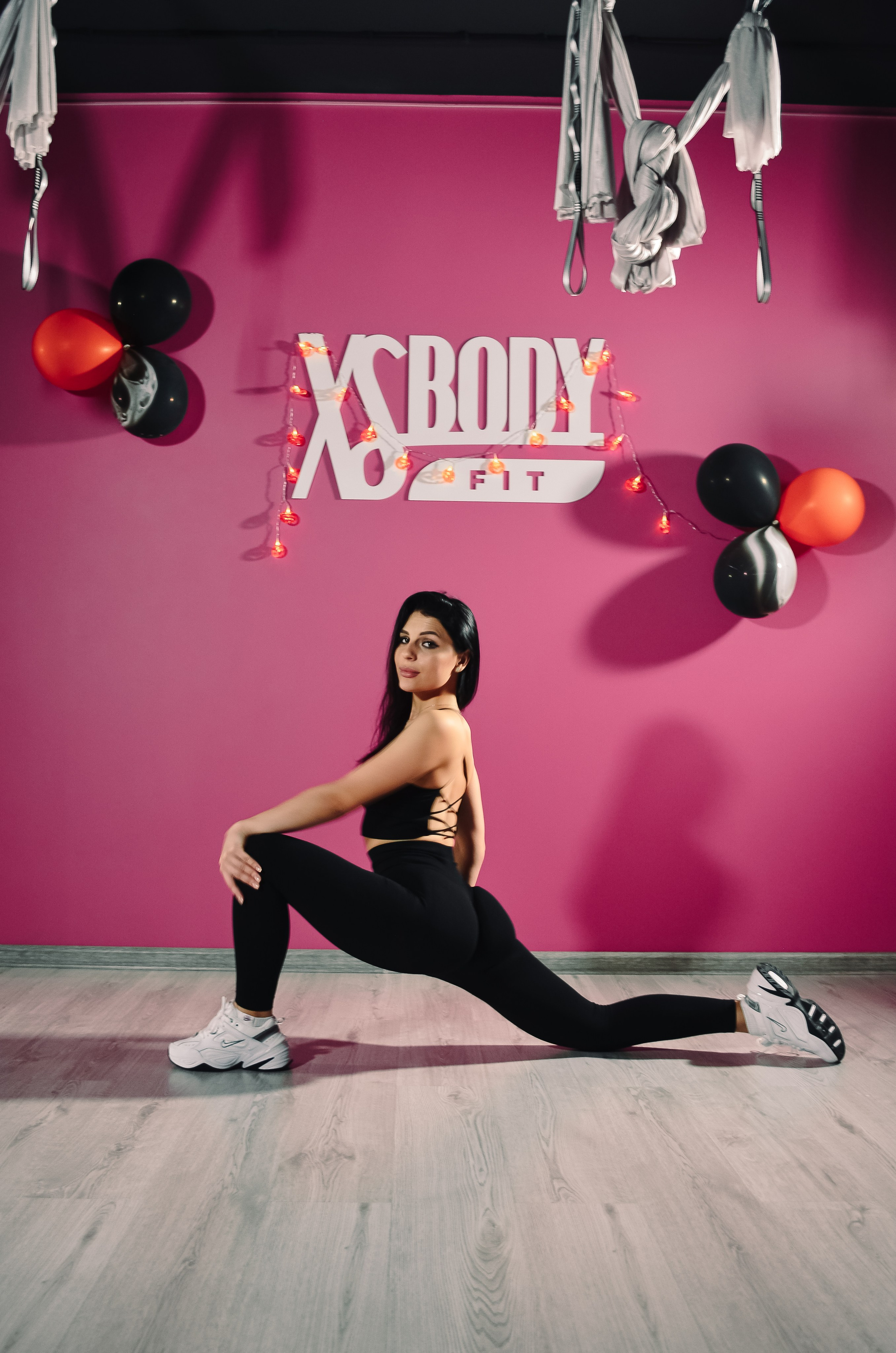 Фоторепортаж мероприятия в фитнес-клубе. Денисова Аля — фотограф для парных съемок и индивидуальных историй в Барнауле