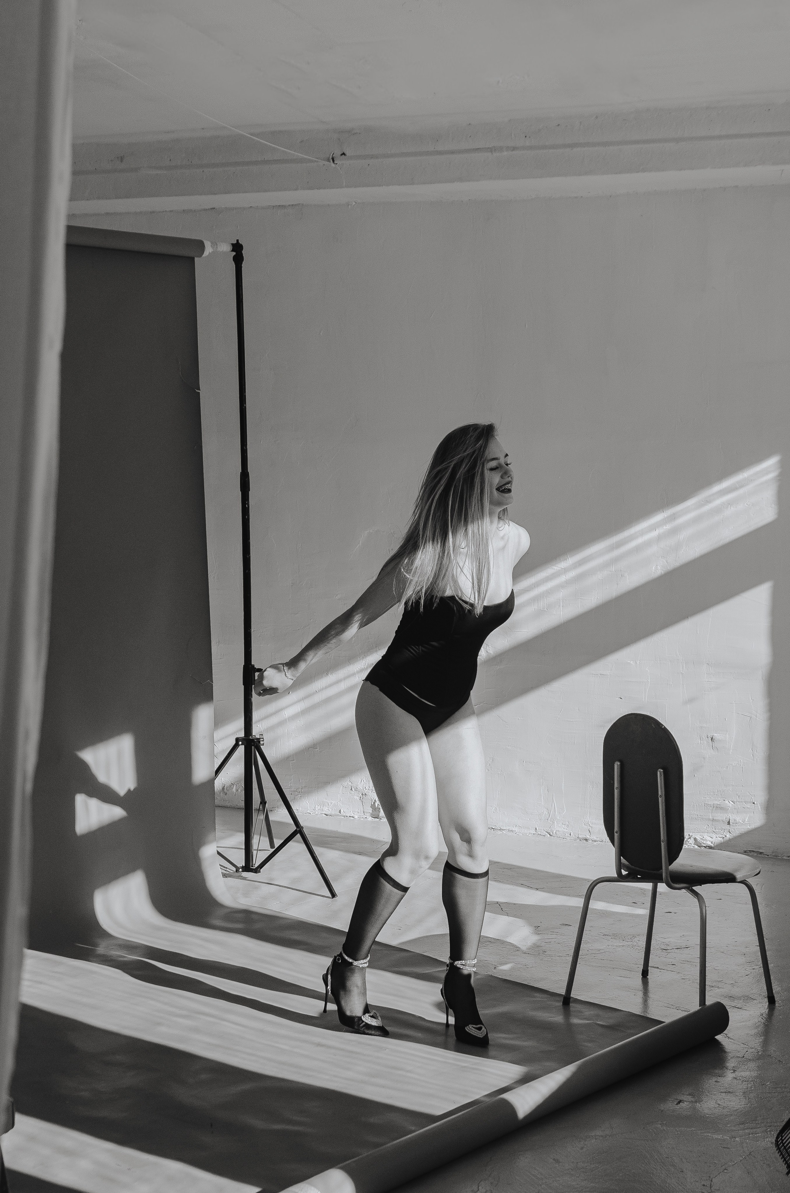 Женская фотосессия в стиле минимализм. Денисова Аля — фотограф для парных съемок и индивидуальных историй в Барнауле