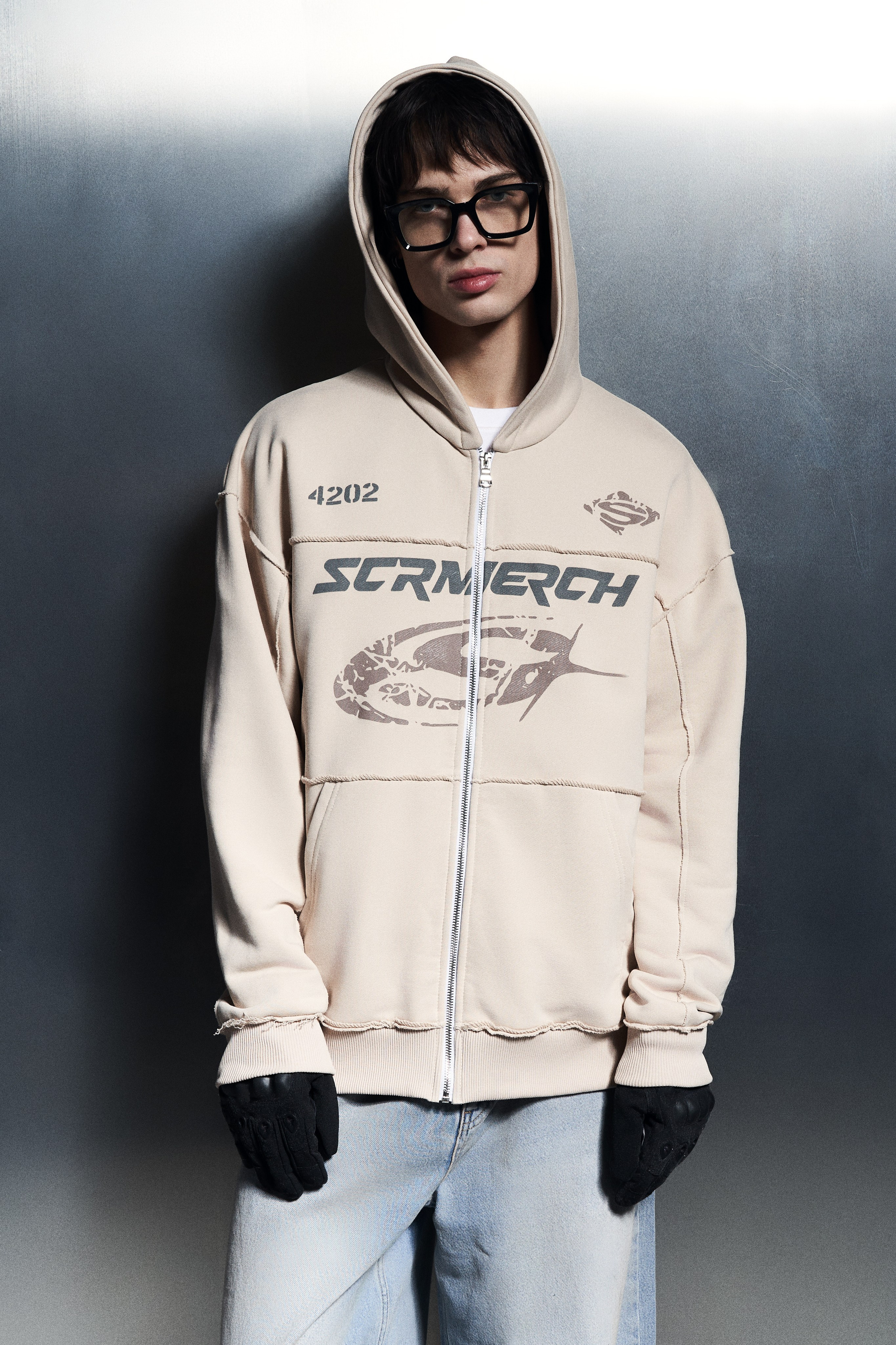 SCRMERCH — CLOSED DROP. DINIS MUSTAFIN | PHOTOGRAPHY