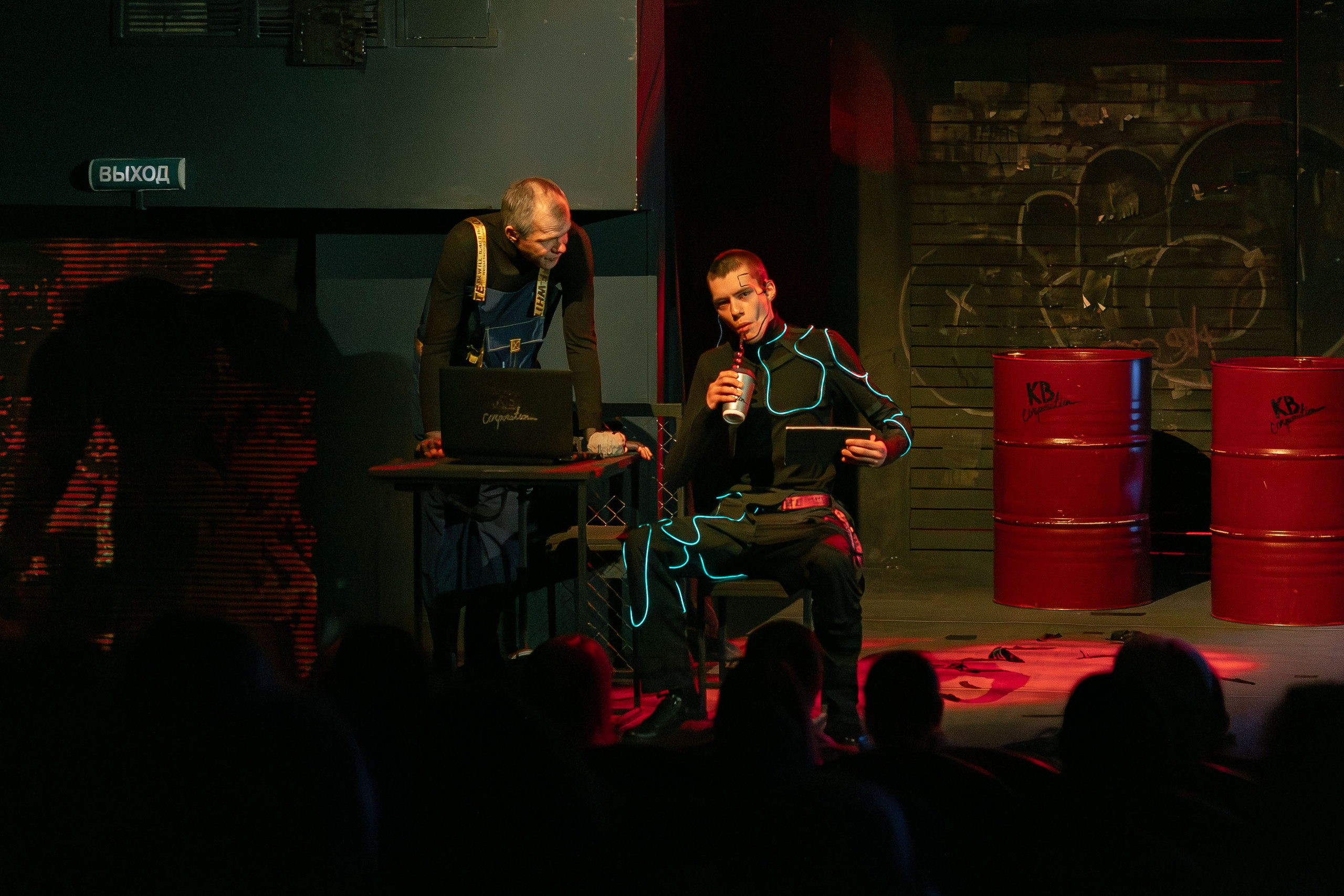 Театр Юного Зрителя «Буратино 2087». Кадр Плюс — Фотография с характером «Визуальный продюсер и фотограф Марк Файзулин»