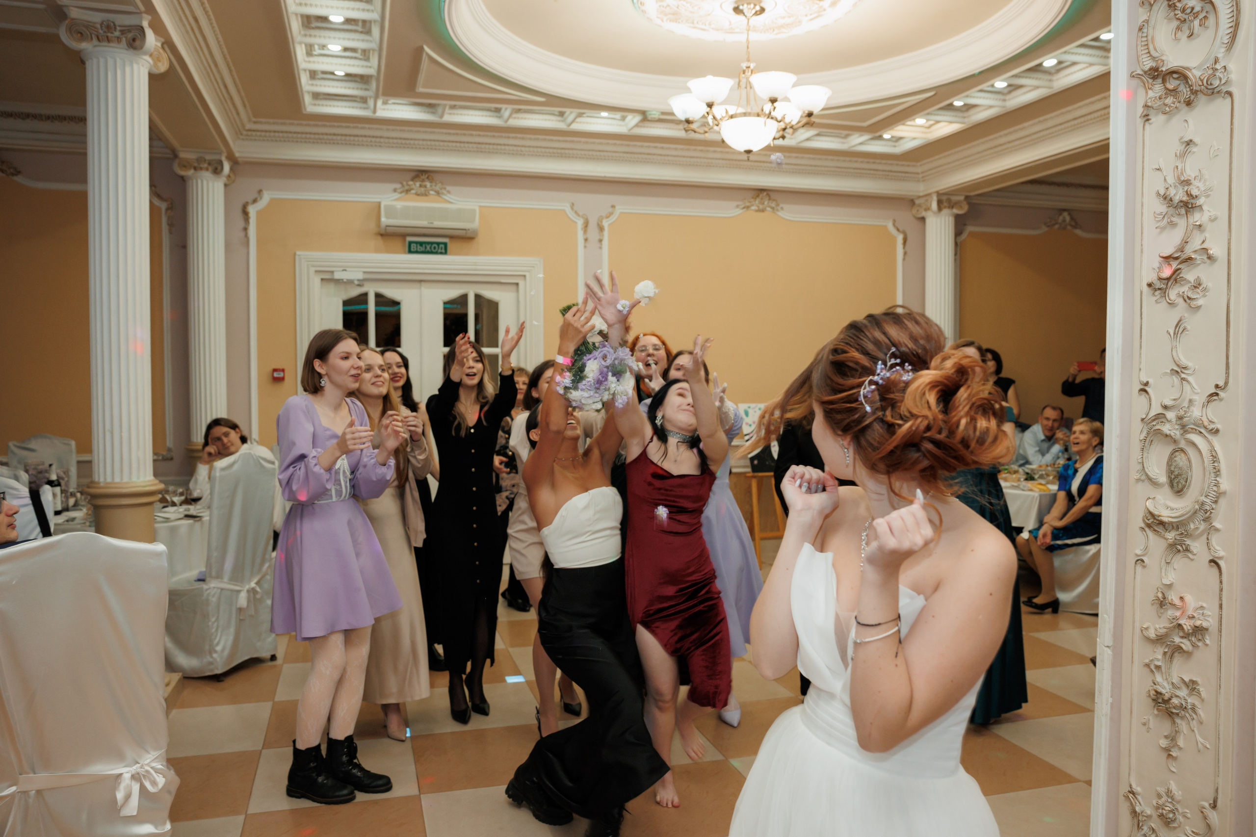 Константин и Дарья, ЗАГС ВДНХ, отель Soluxe, ресторан «Антик». Свадебный и репортажный фотограф (Москва, Королев и другие)