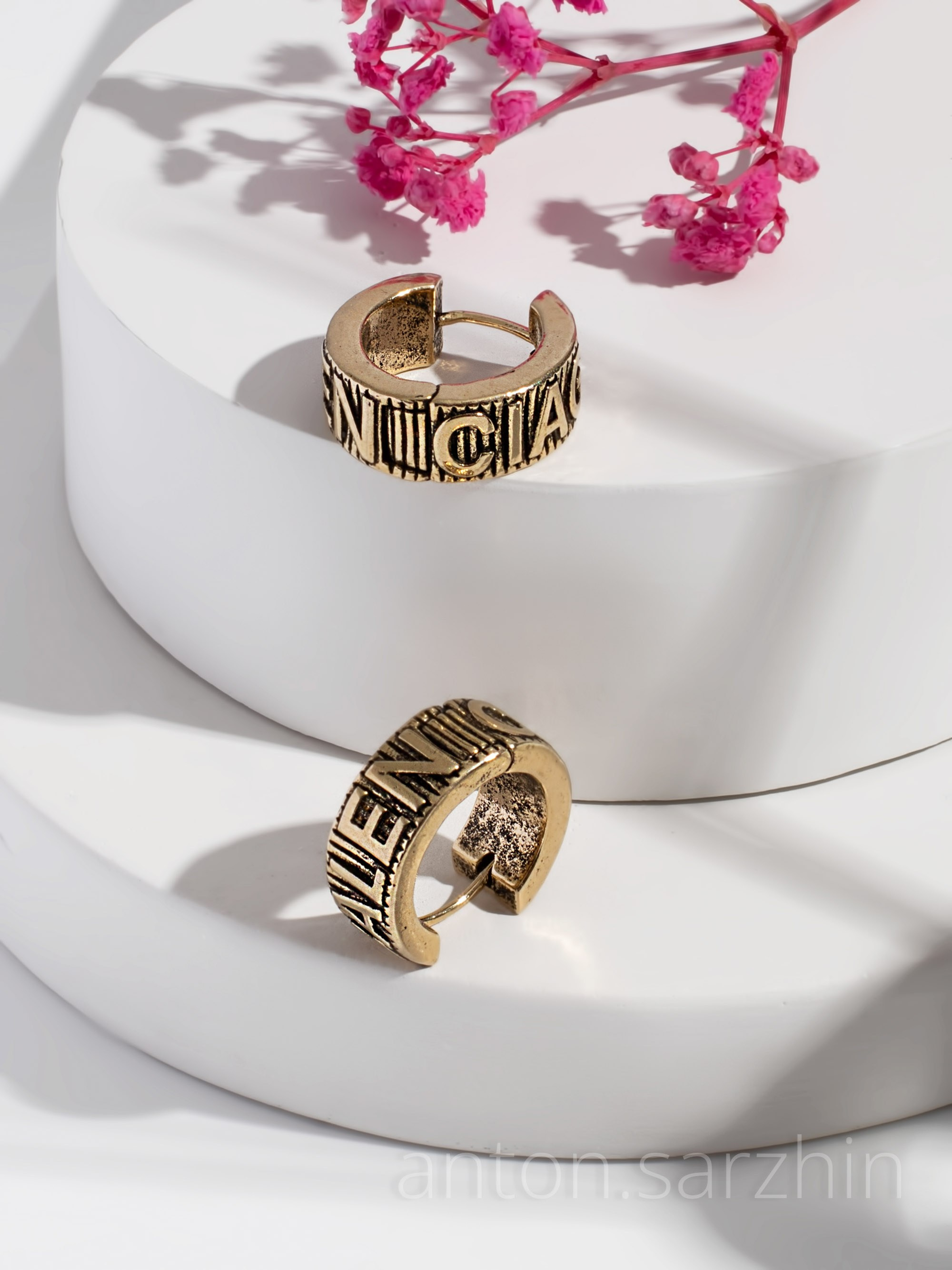 Предметные фотографии ювелирных изделий, украшений и бижутерии. Предметная фотосъемка в Москве предметный фотограф Саржин Антон