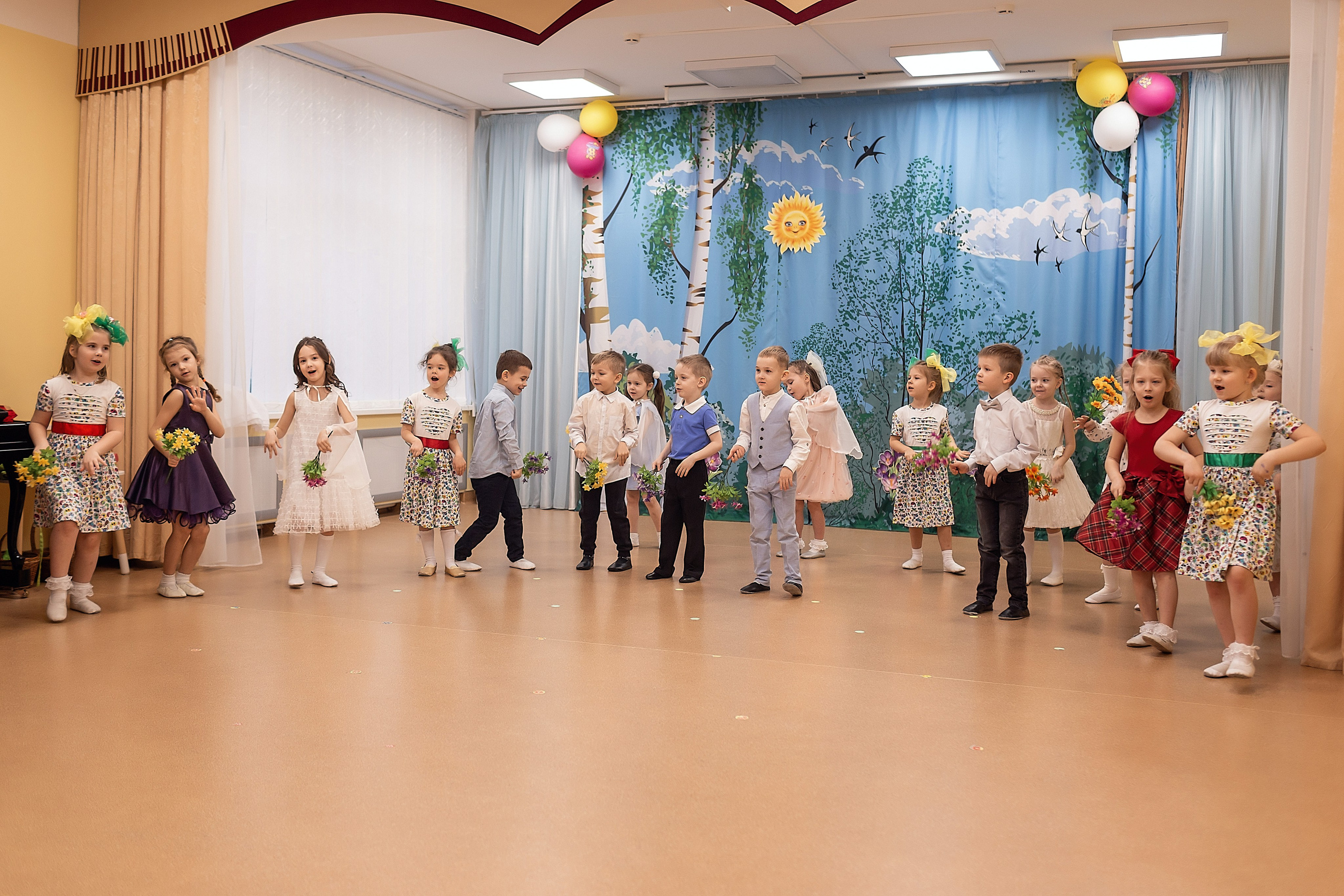 Весенний утренник_старшая группа_2025. Семейный фотограф в Санкт-Петербурге