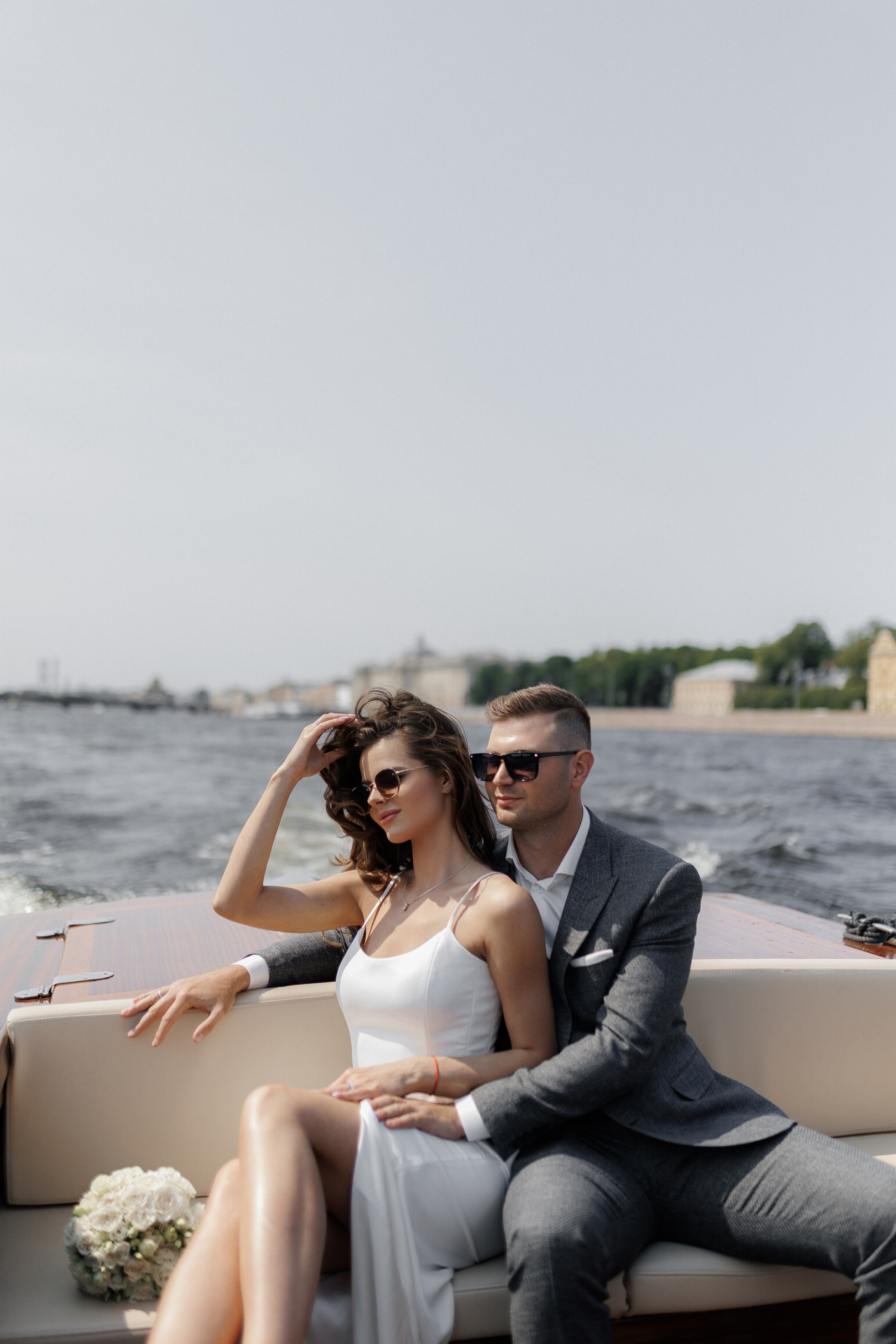 ···. Свадебный фотограф в Санкт-Петербурге Александра Чукавина